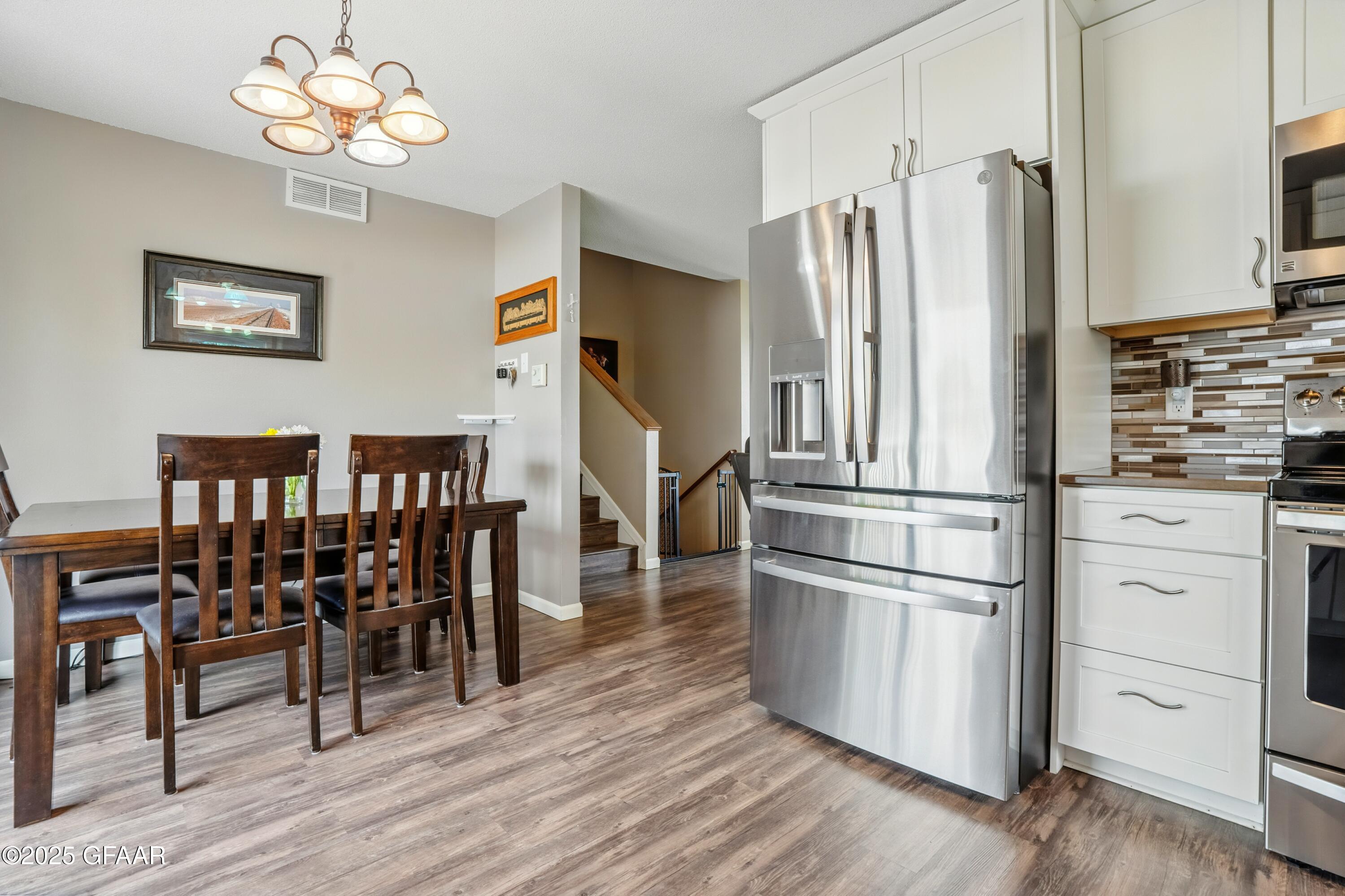 307 BROADWAY W