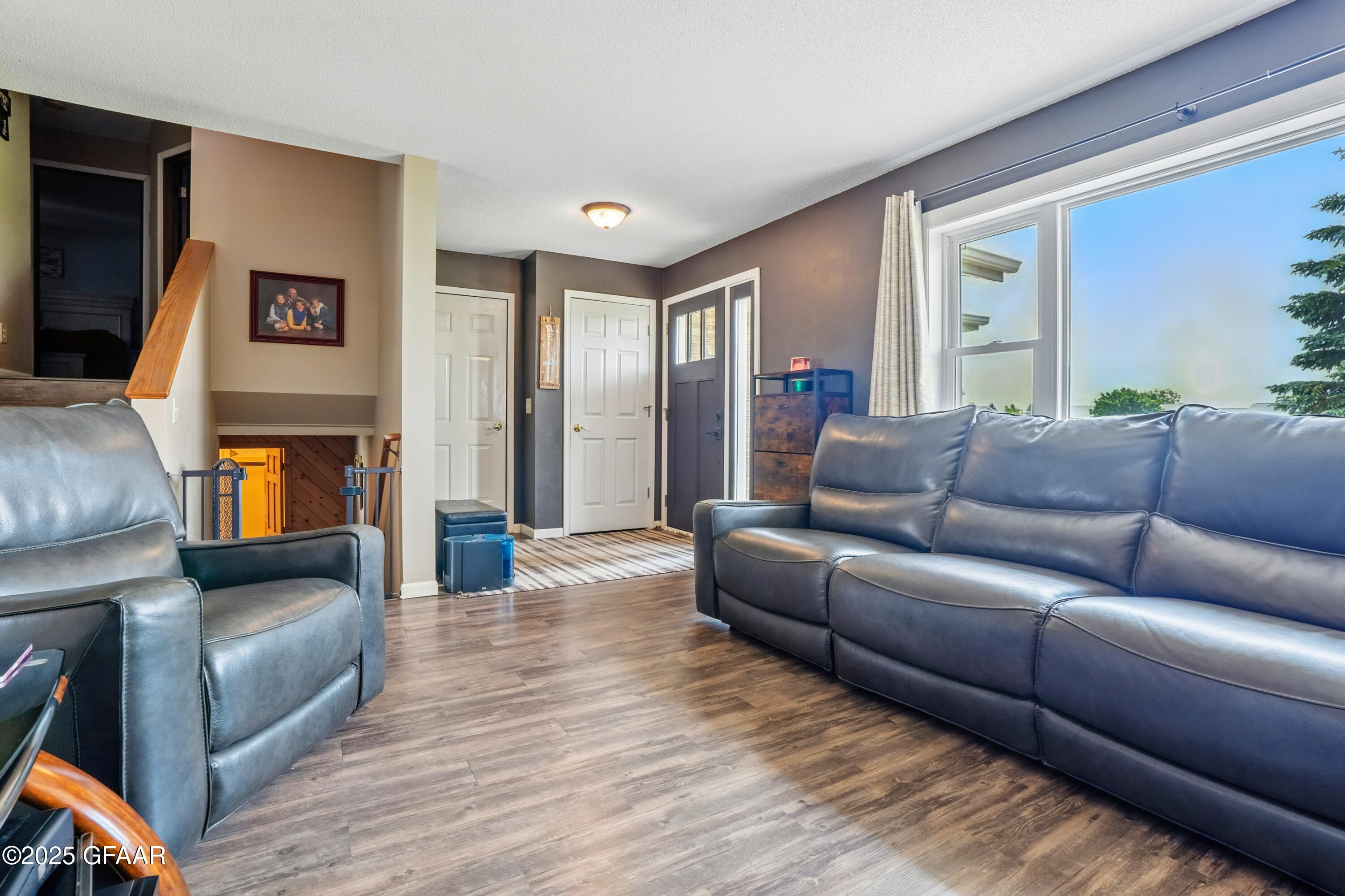307 BROADWAY W