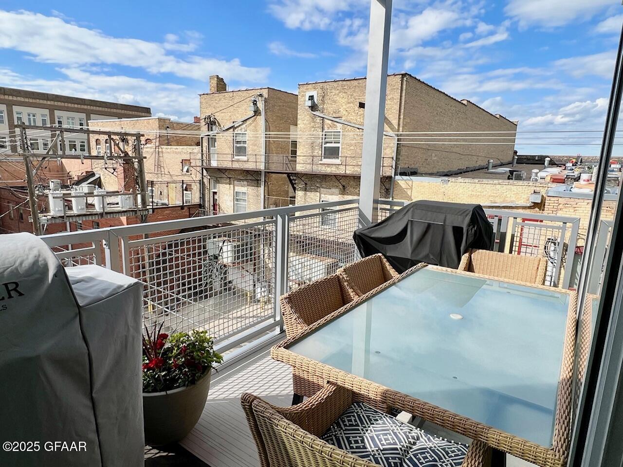 15 4TH Street S, #304