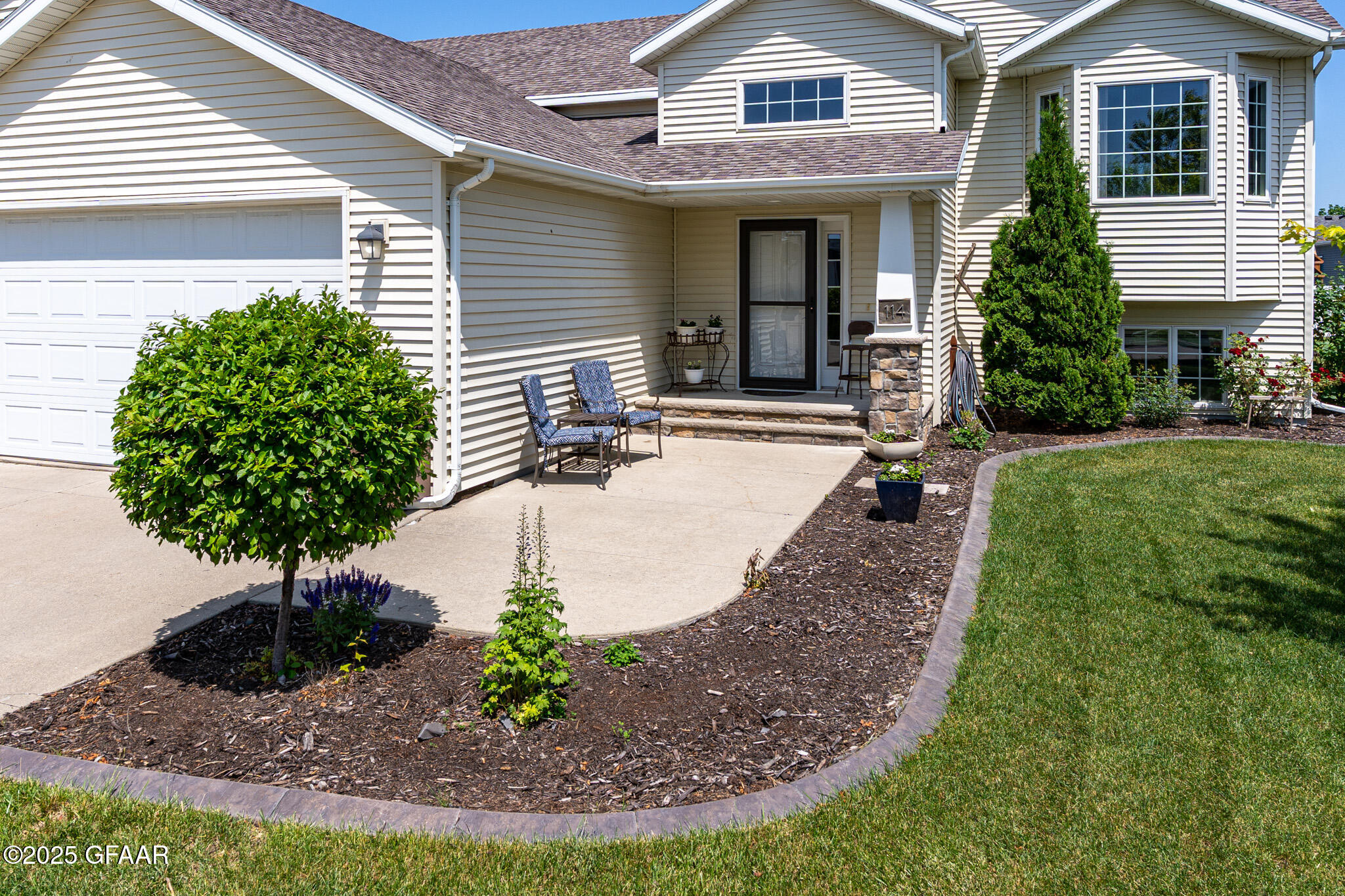 114 RIVERVIEW Lane SE