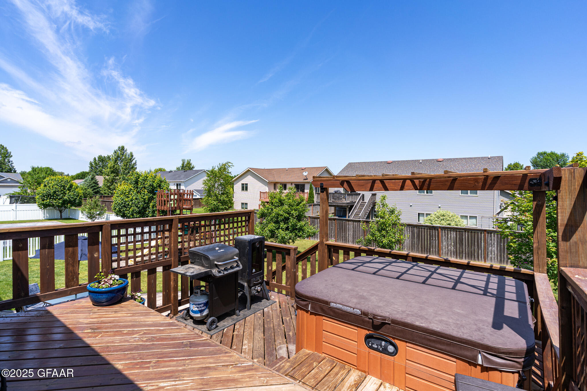 114 RIVERVIEW Lane SE