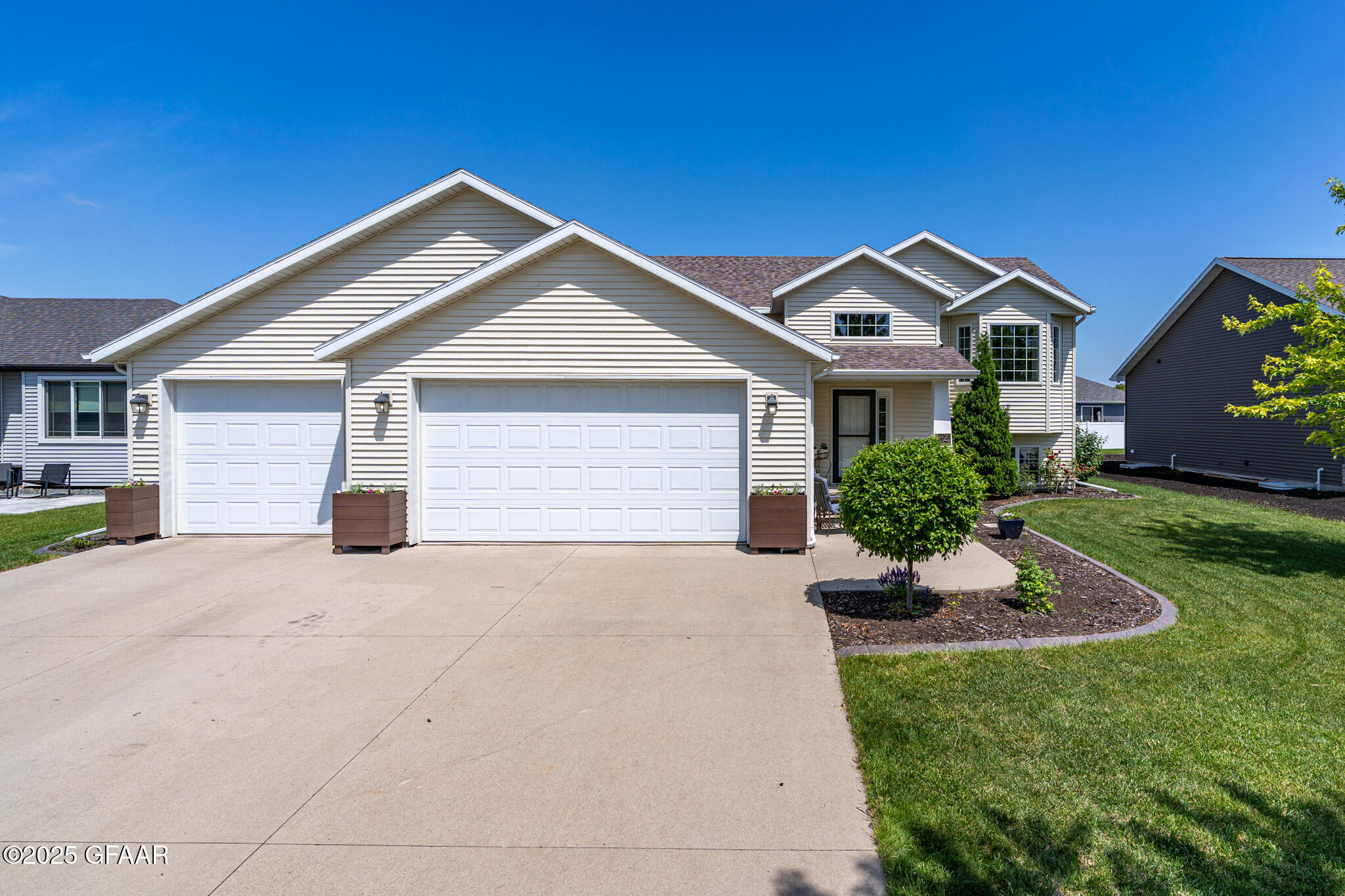 114 RIVERVIEW Lane SE