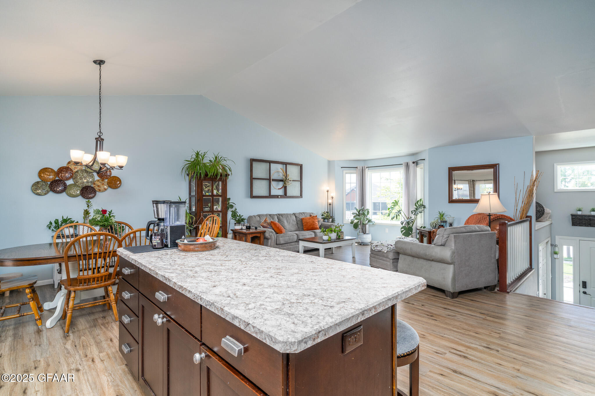 114 RIVERVIEW Lane SE