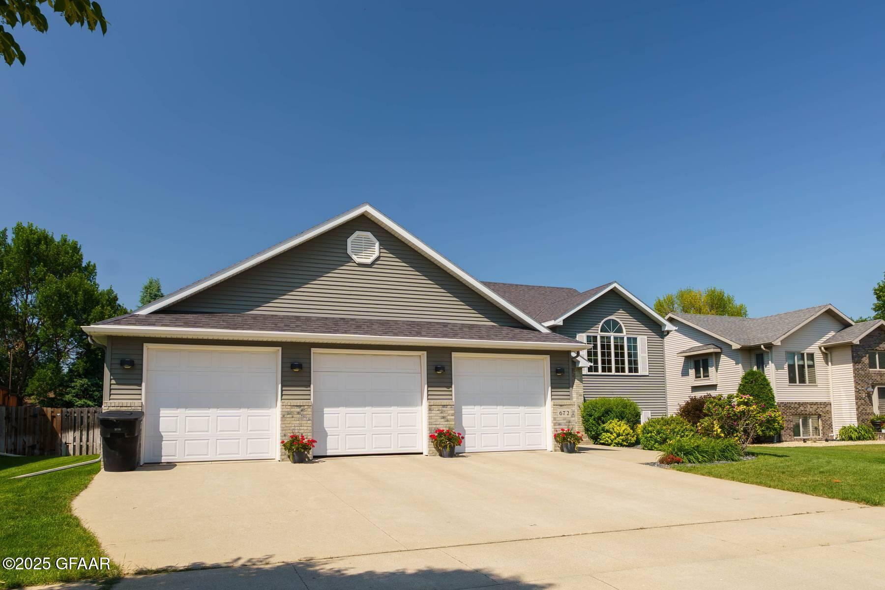 672 MIGHTY ACRES Drive