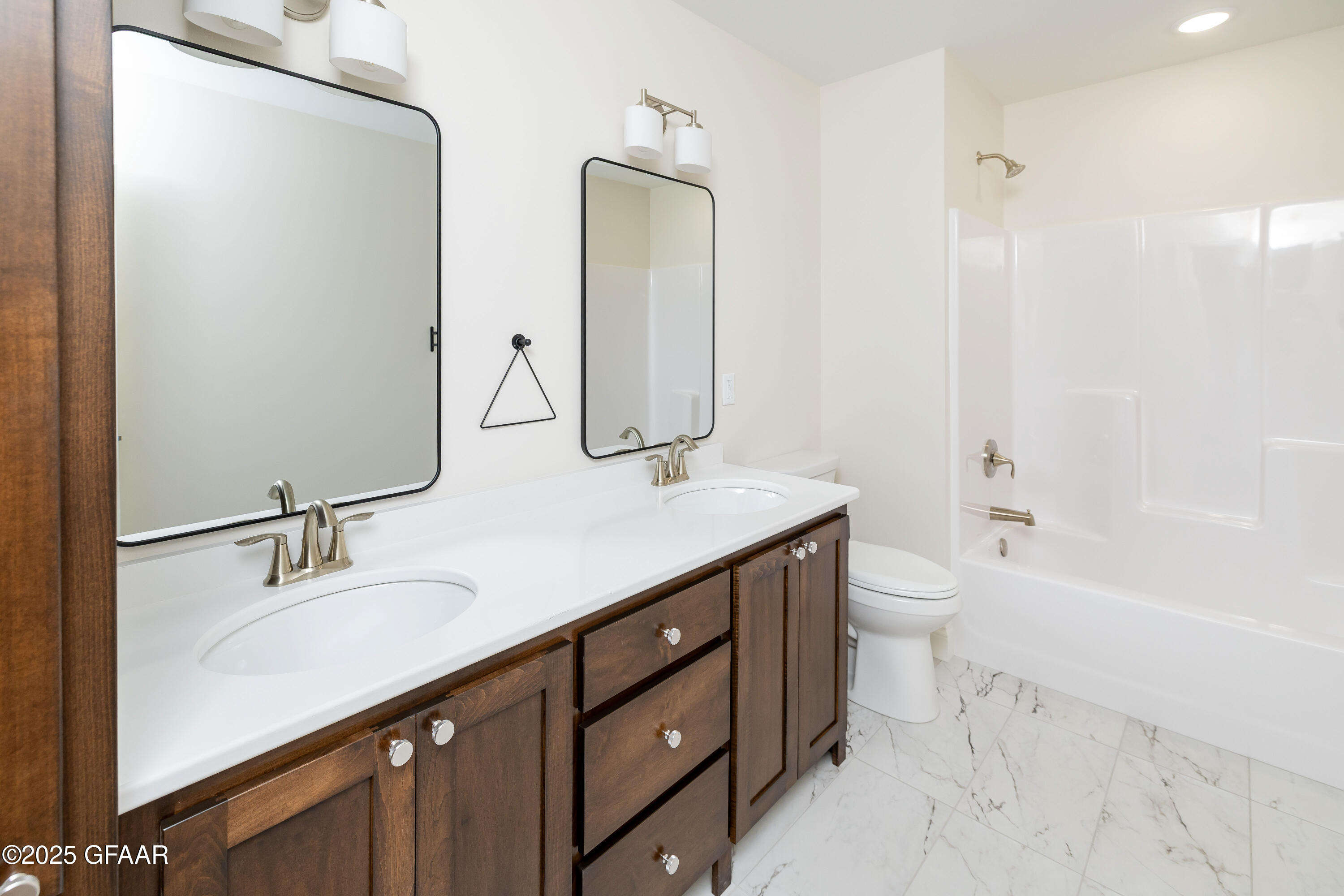 5959 SYLVIA Circle