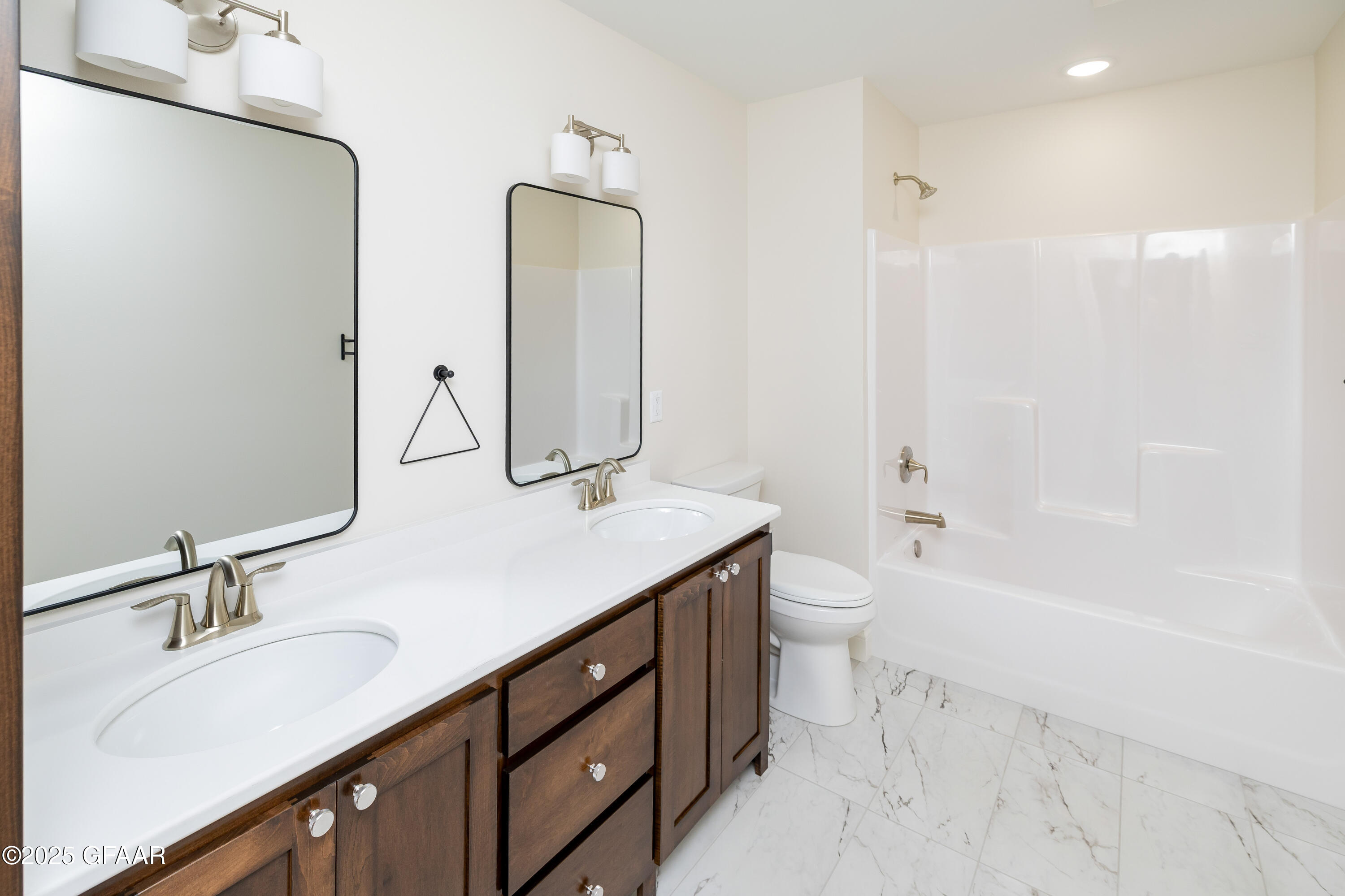 5959 SYLVIA Circle