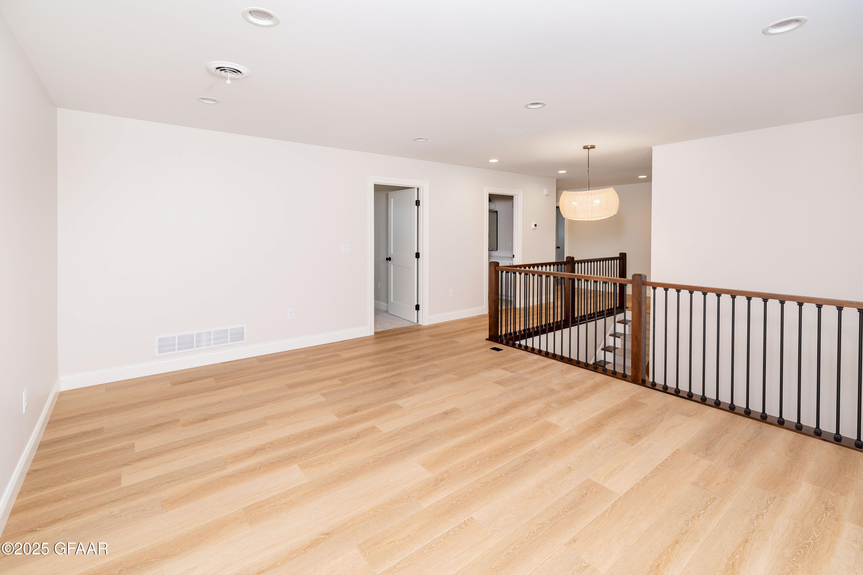 5959 SYLVIA Circle