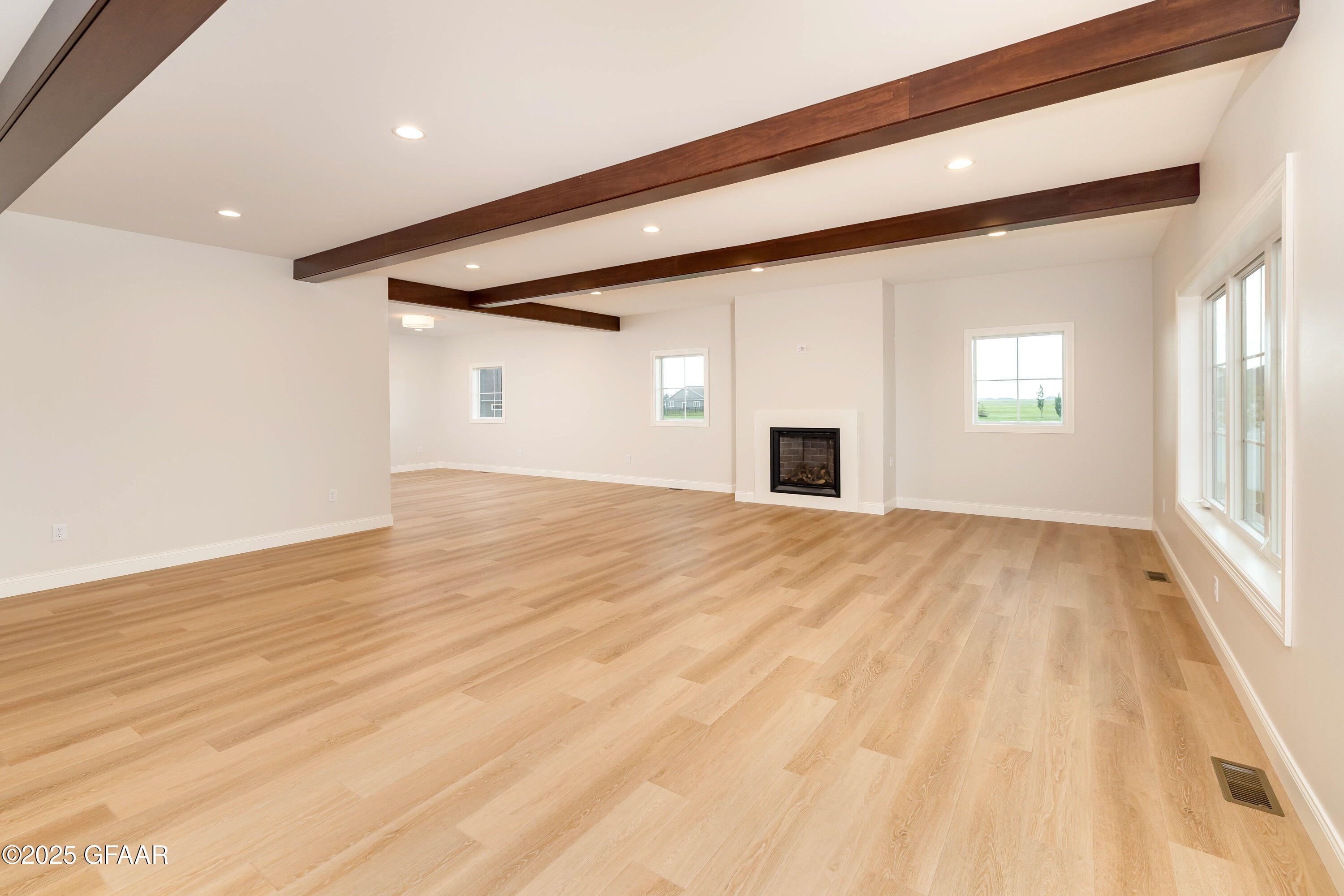 5959 SYLVIA Circle