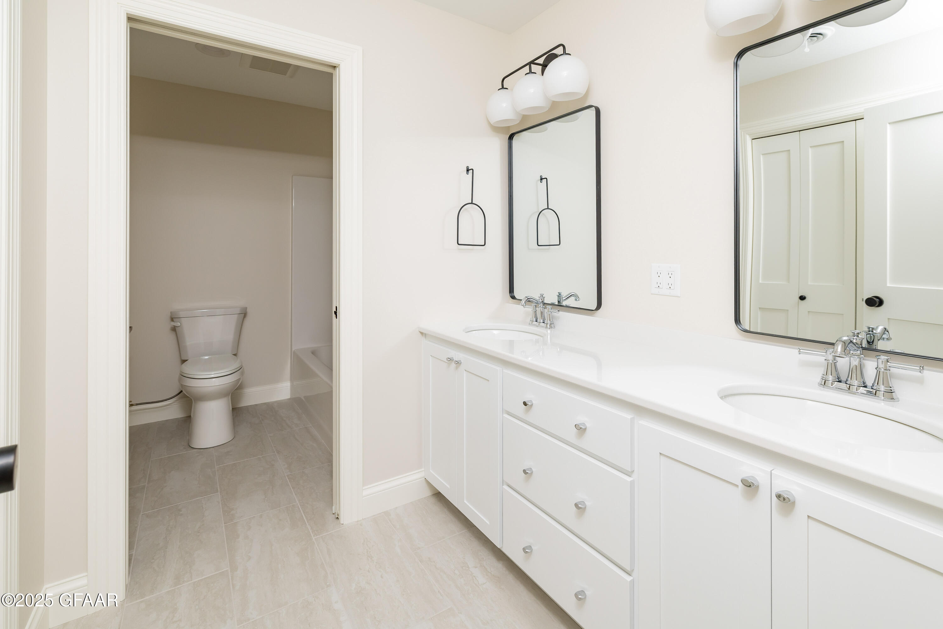 5959 SYLVIA Circle