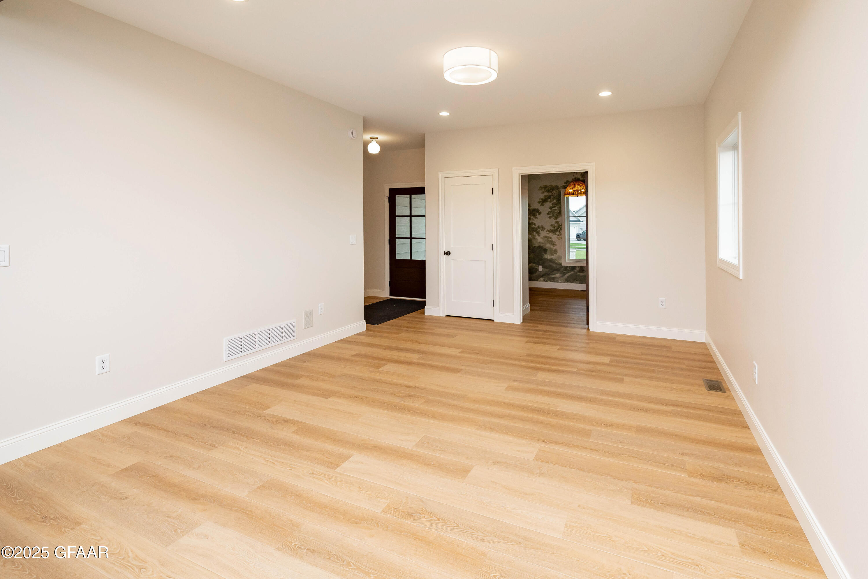 5959 SYLVIA Circle