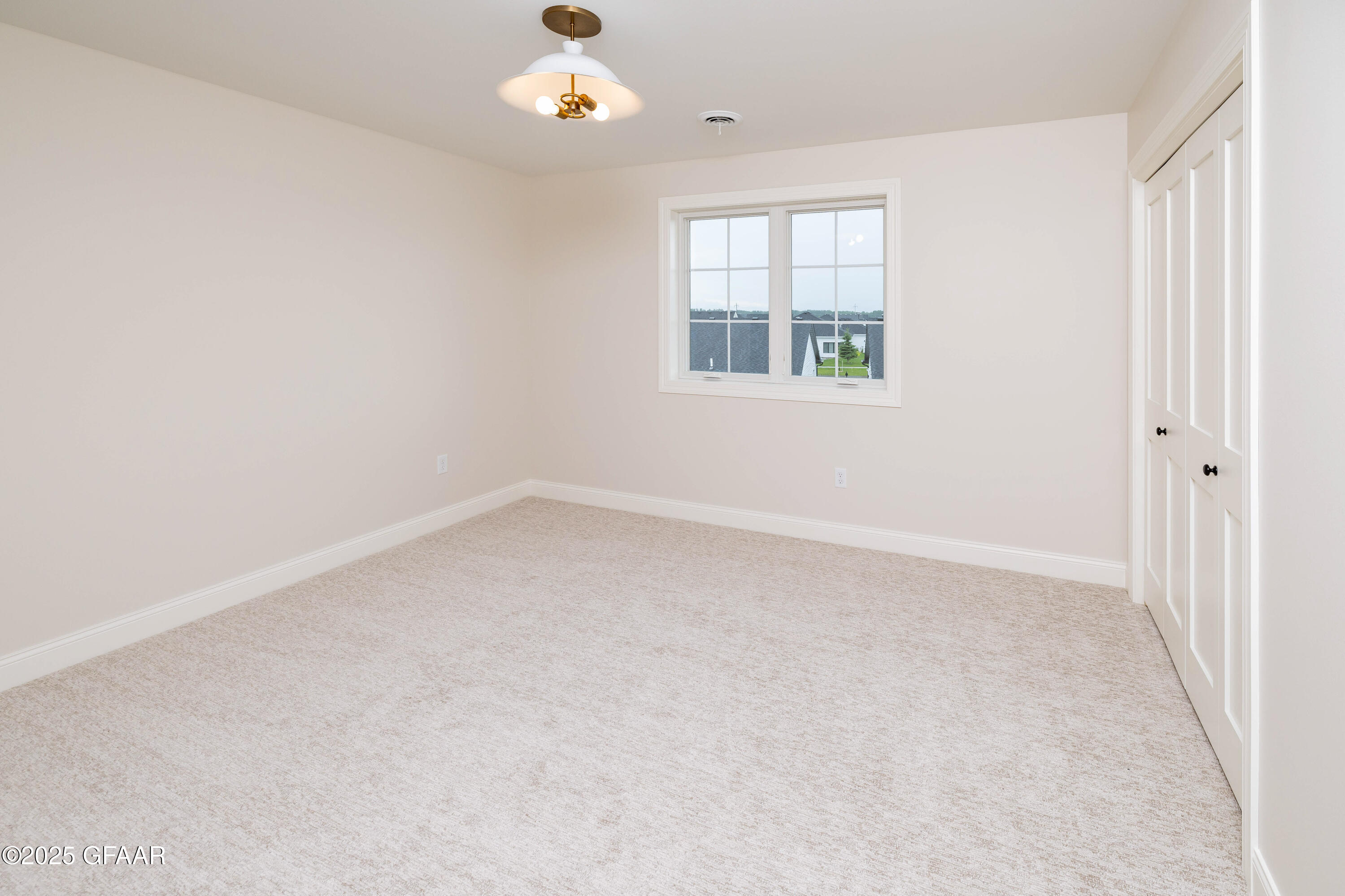 5959 SYLVIA Circle