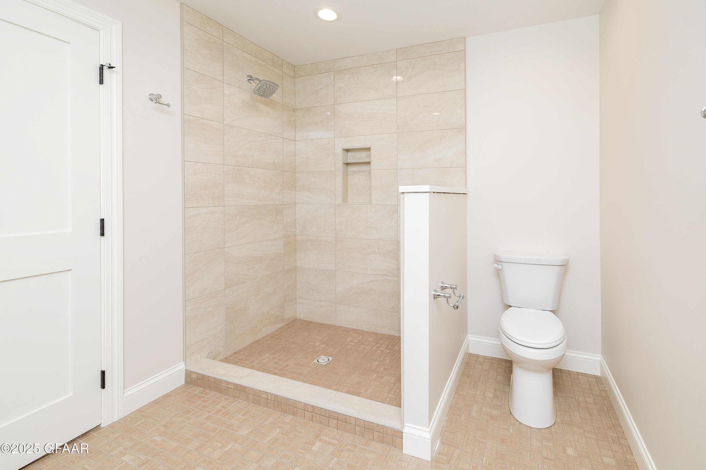 5959 SYLVIA Circle