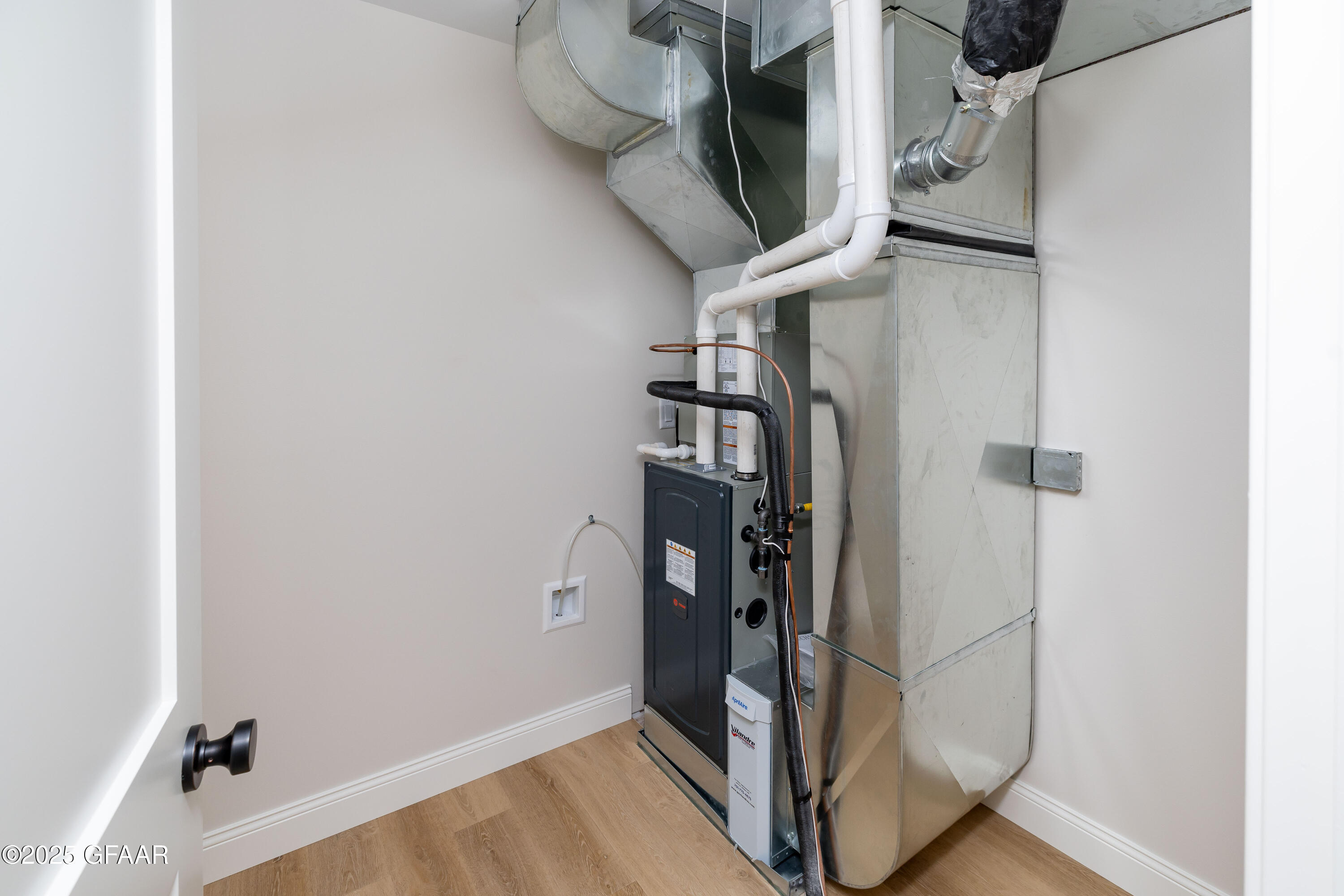 5959 SYLVIA Circle