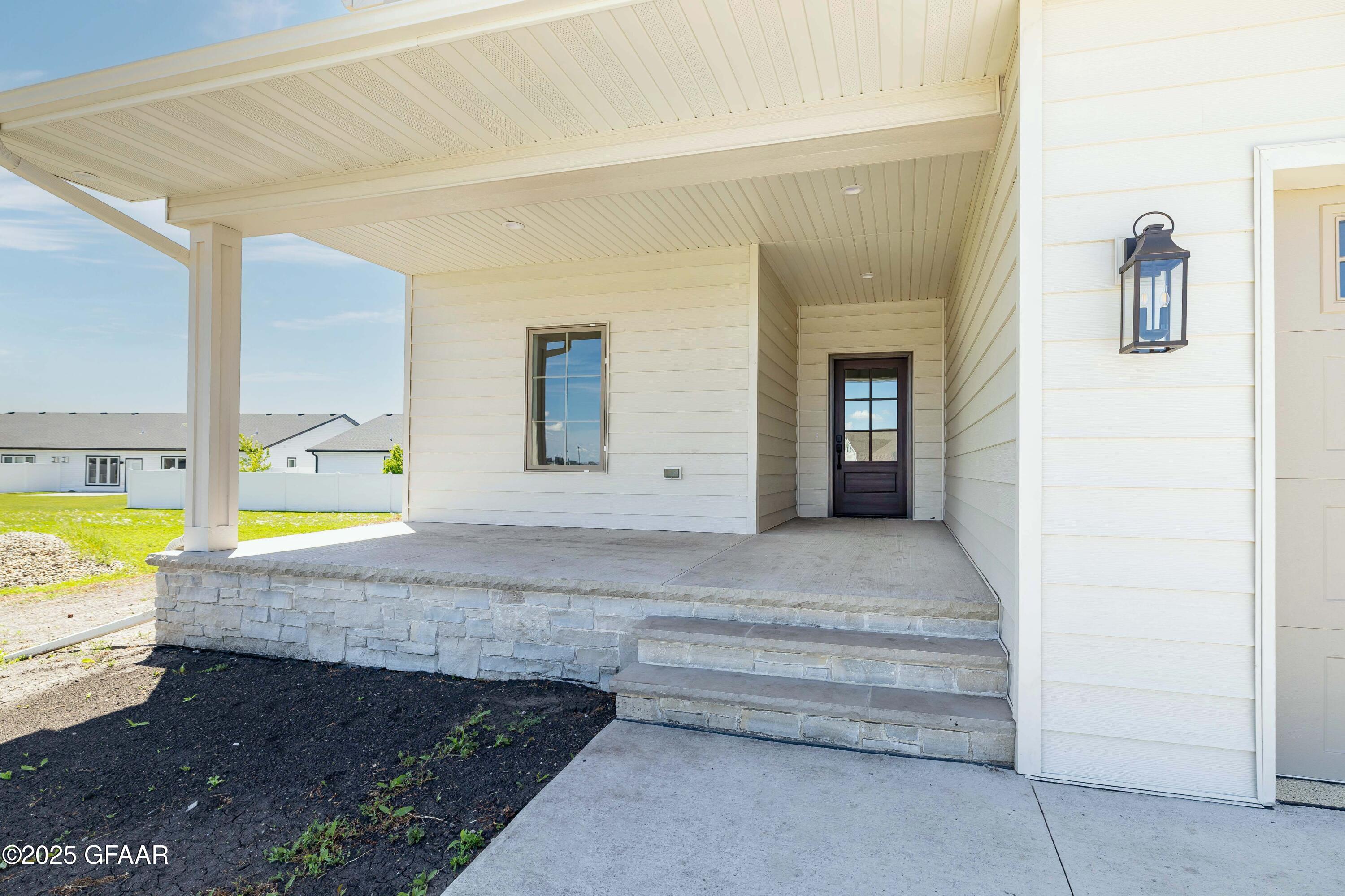 5959 SYLVIA Circle