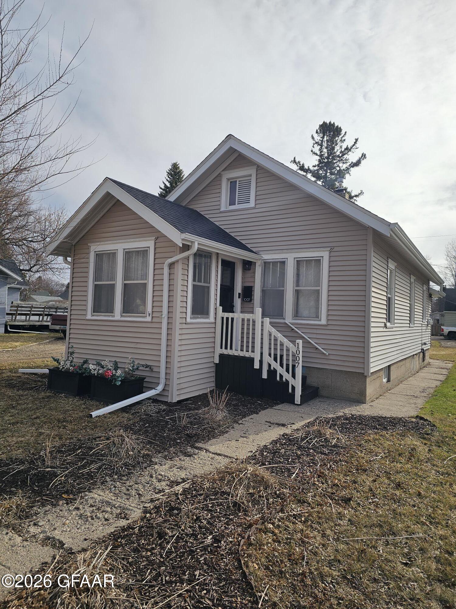 1007 OAK Street