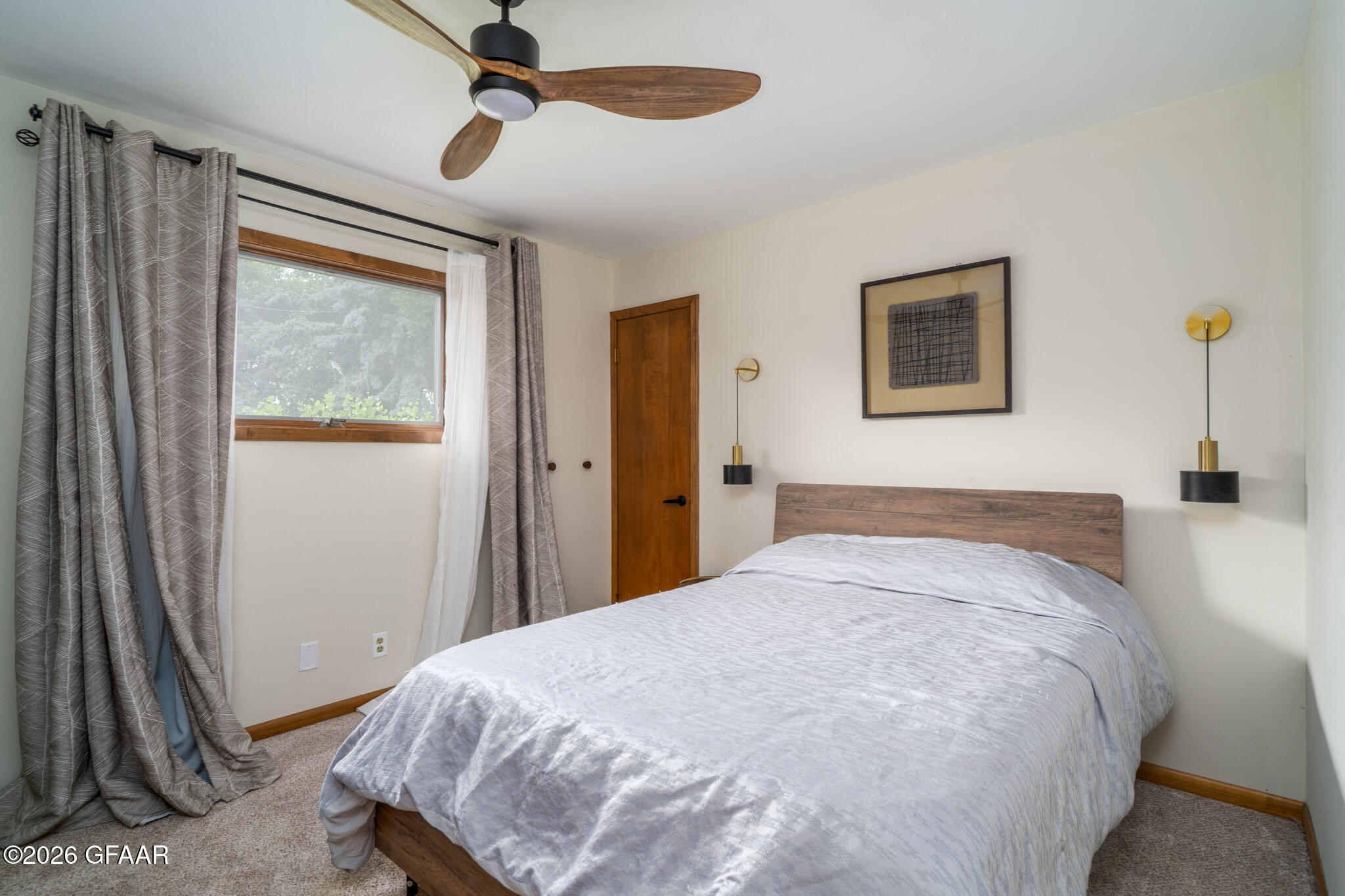 1515 HOVEN Lane