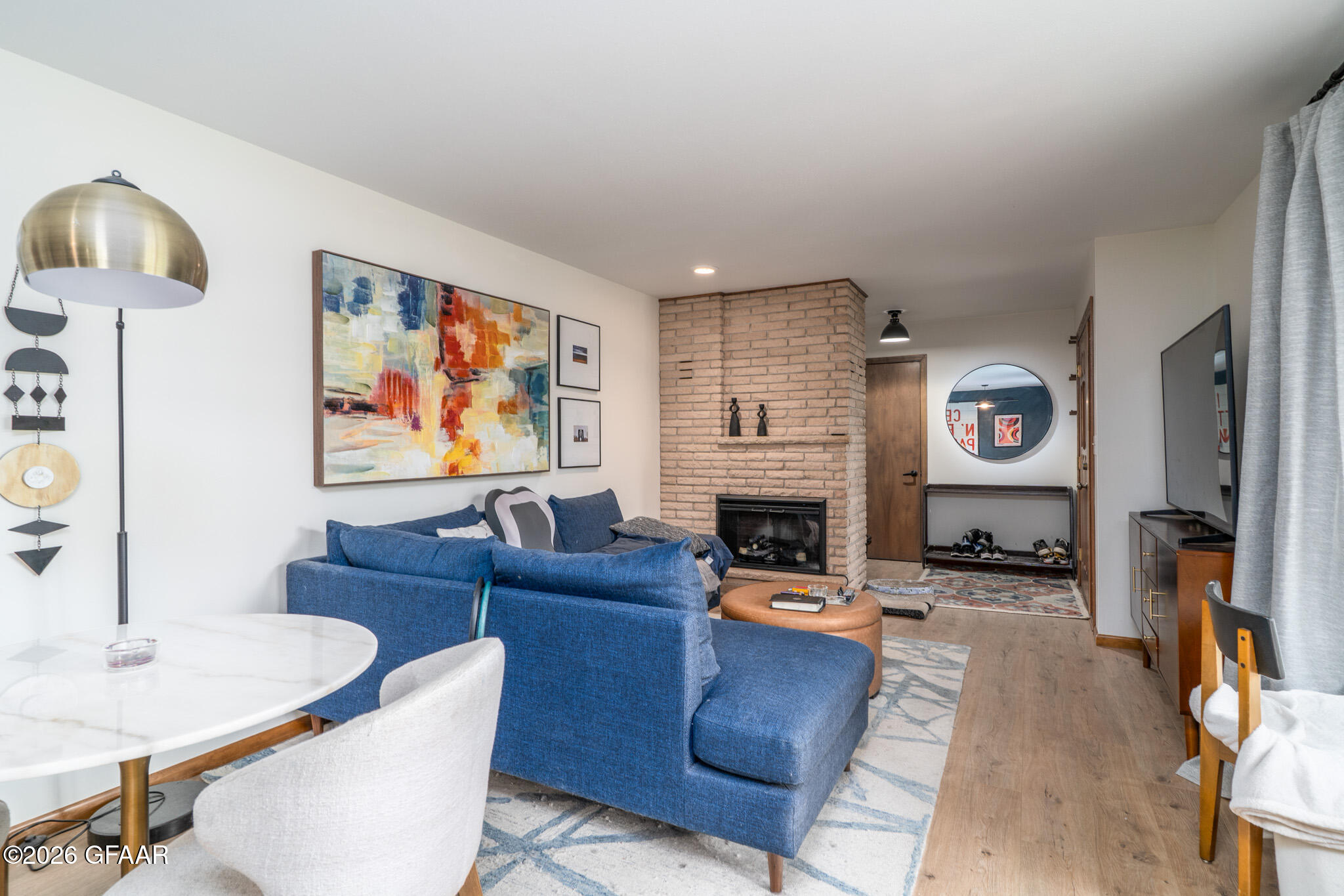 1515 HOVEN Lane