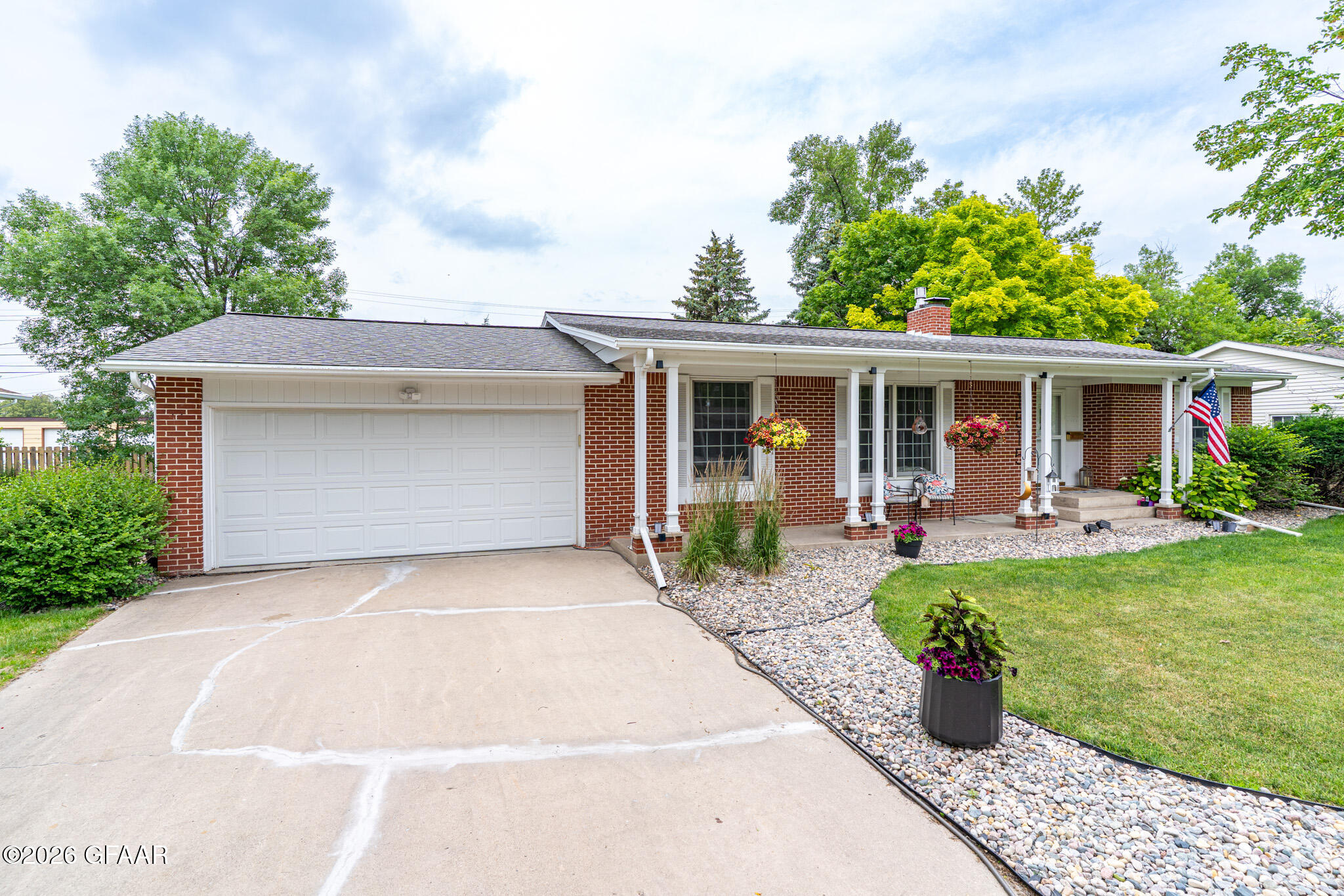 1515 HOVEN Lane