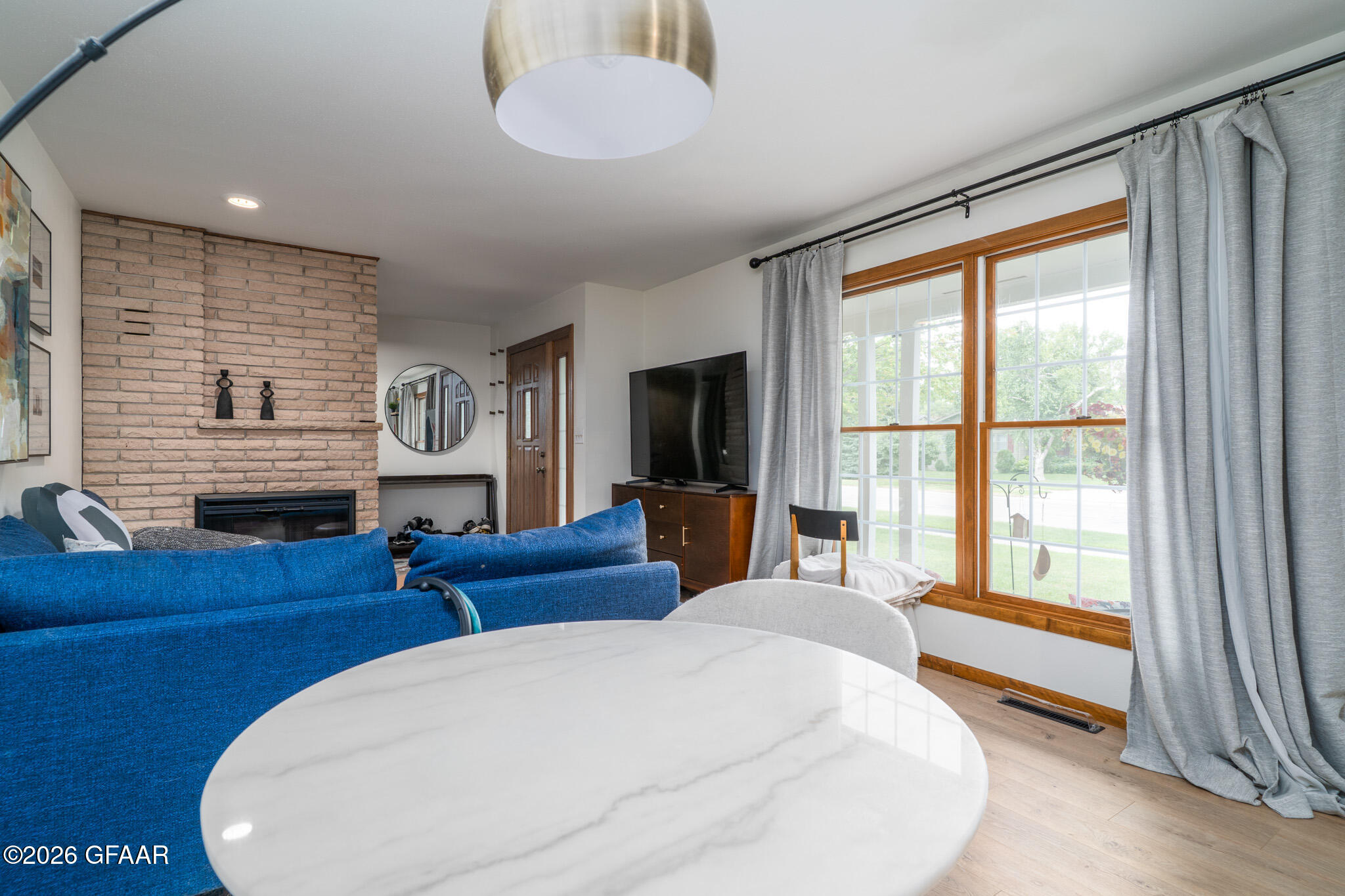 1515 HOVEN Lane