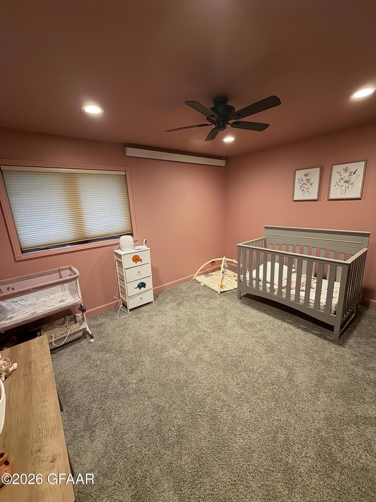 362 MOORHEAD Street W