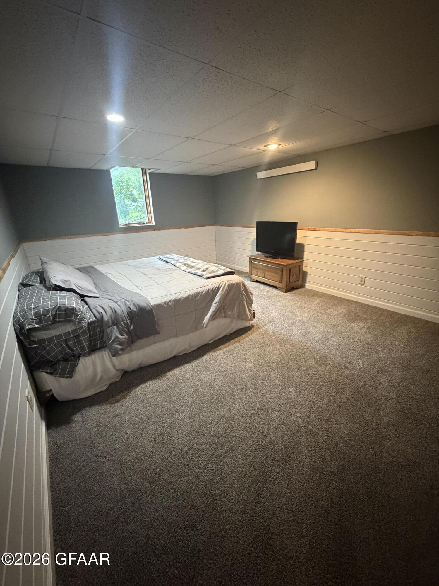 362 MOORHEAD Street W