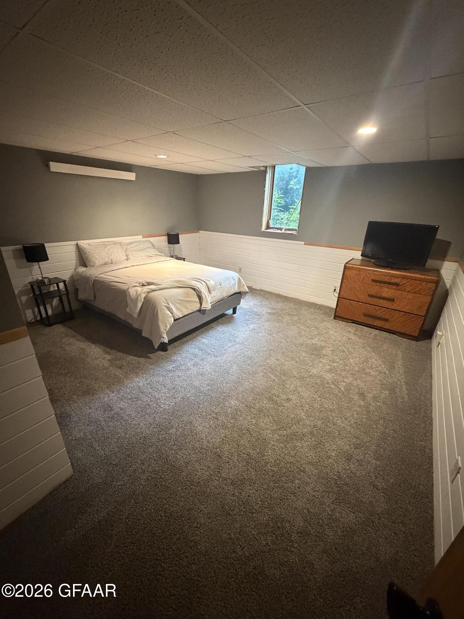 362 MOORHEAD Street W