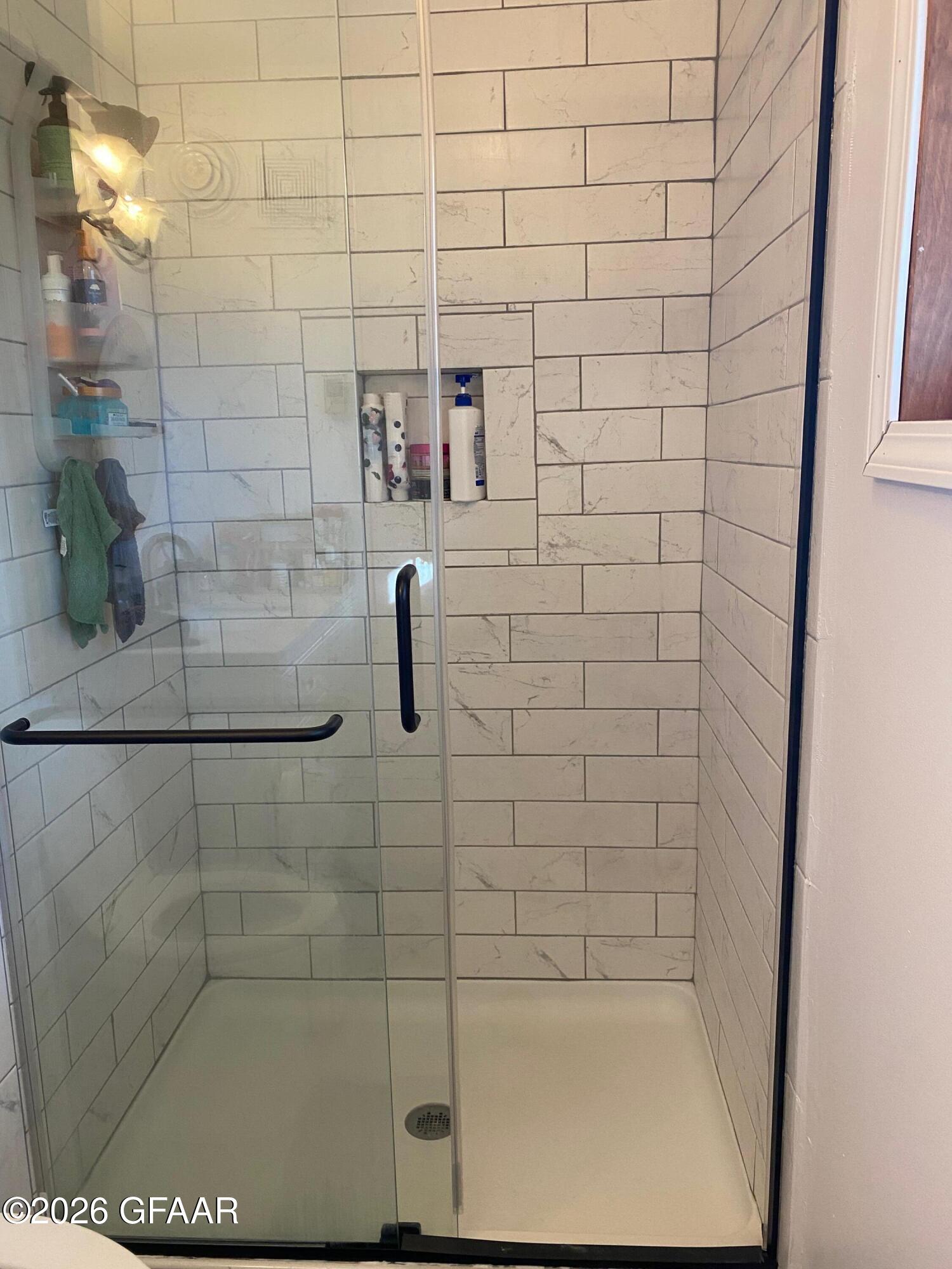 362 MOORHEAD Street W