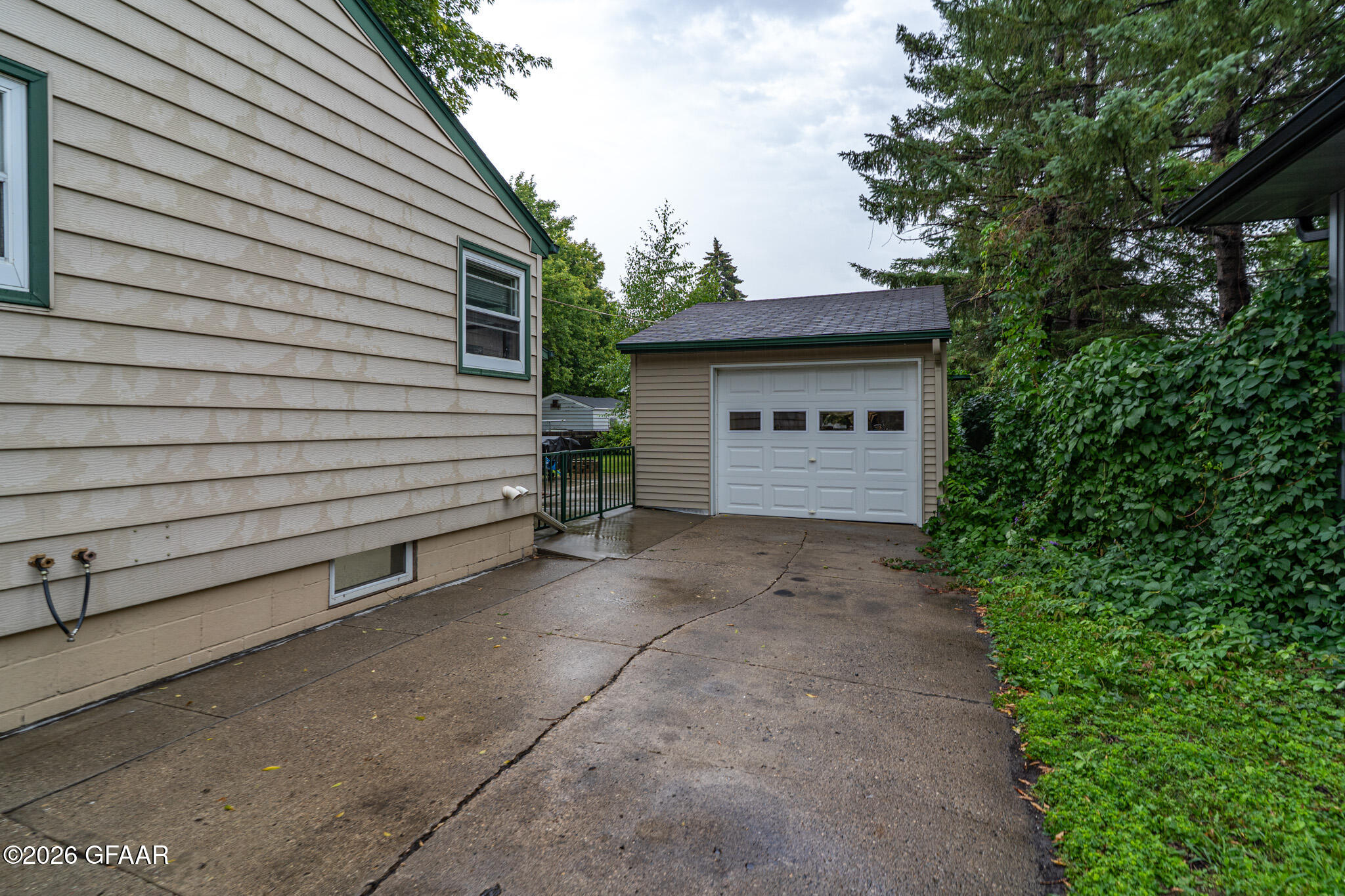517 BYGLAND Road SE