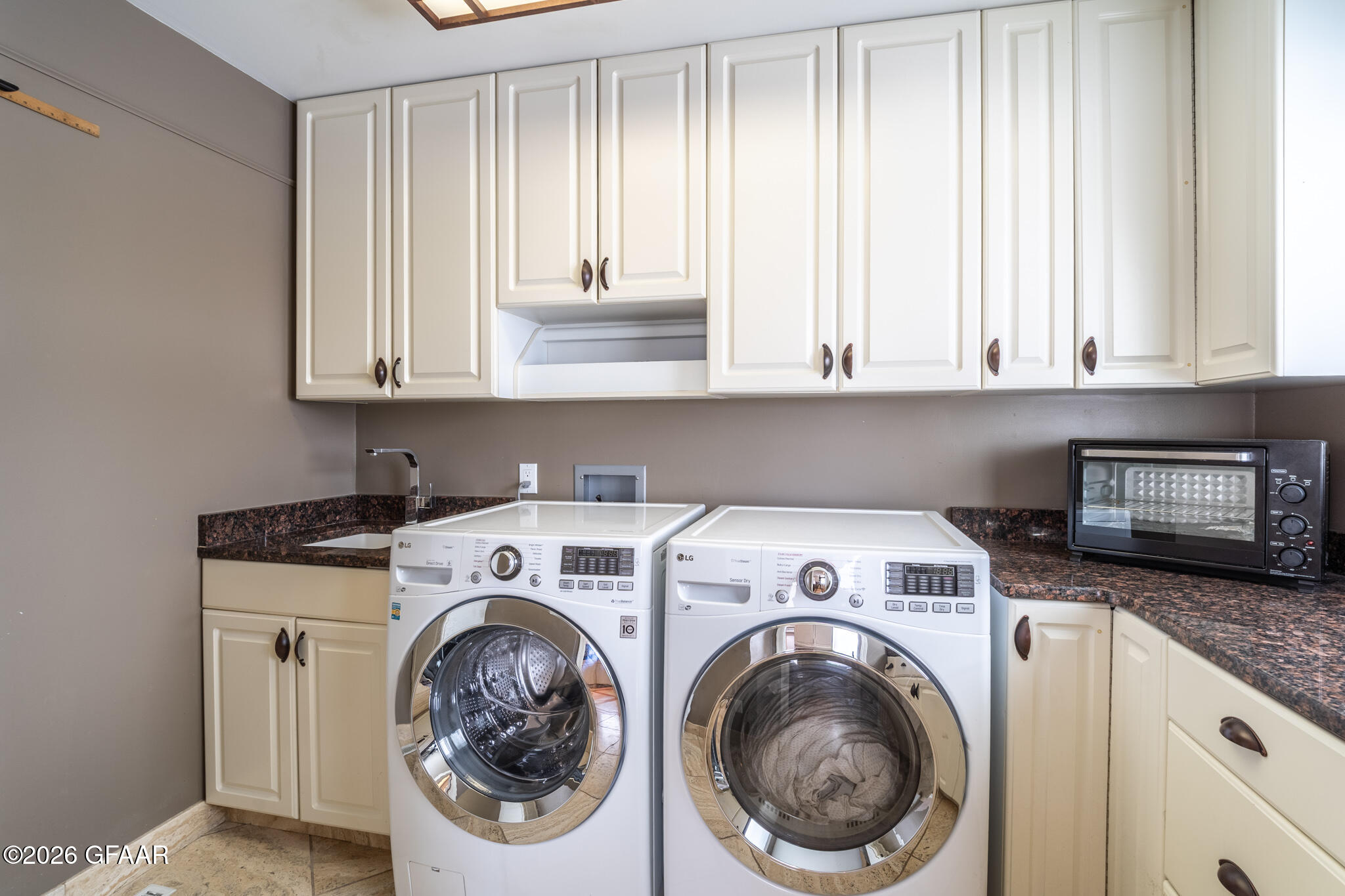 2511 ST ANDREWS Drive NW