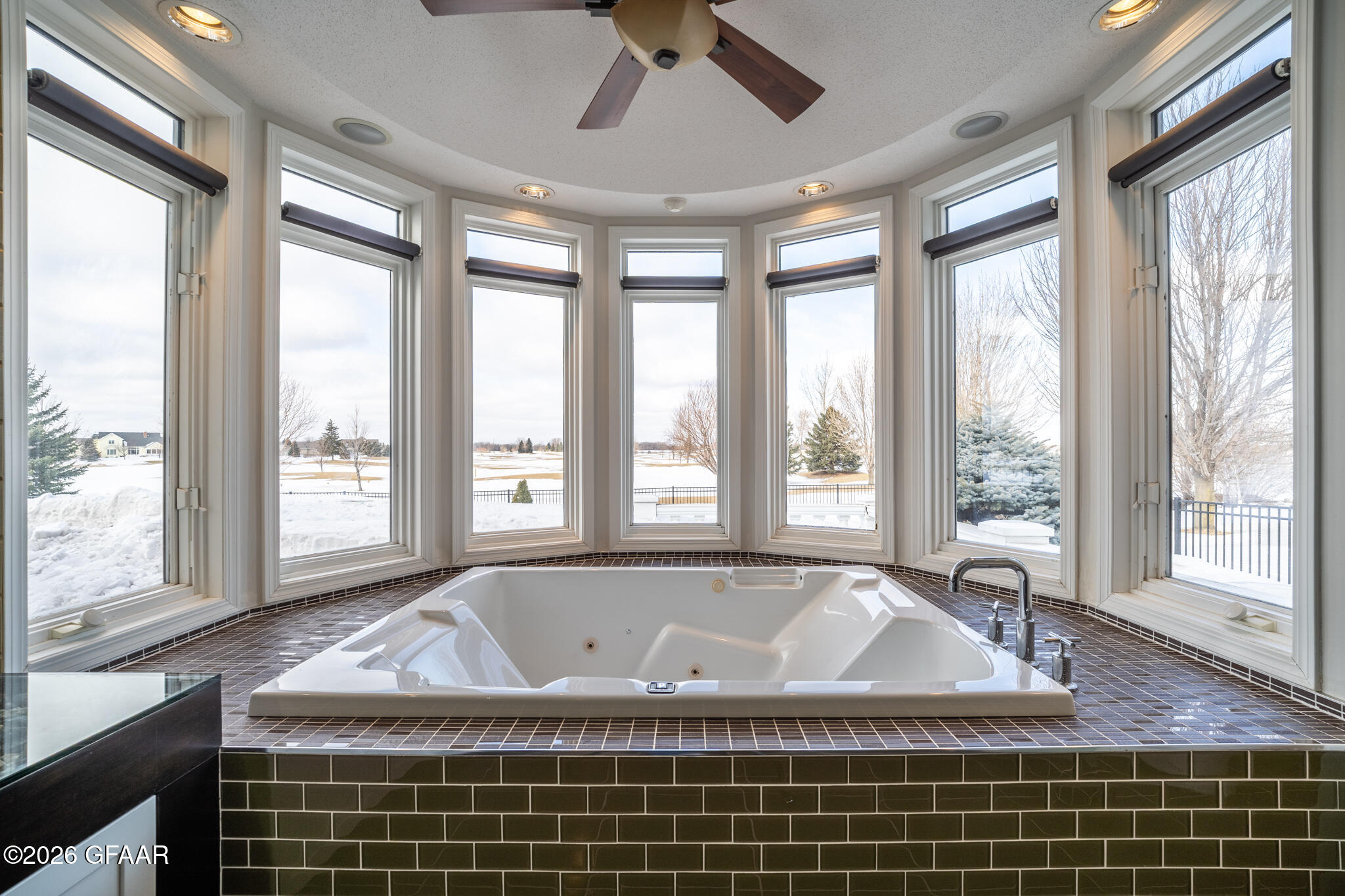 2511 ST ANDREWS Drive NW