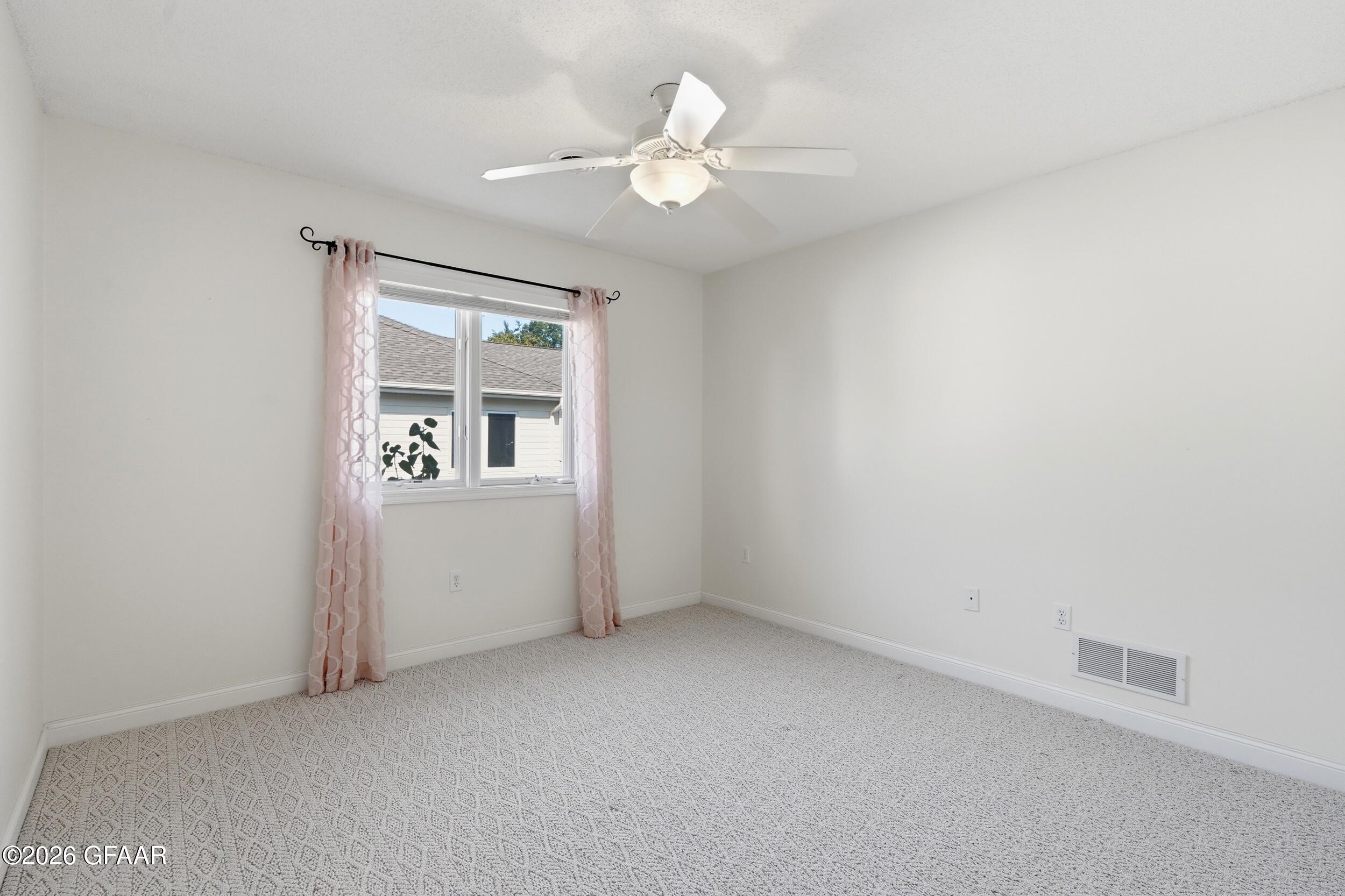 2114 10TH Street SE