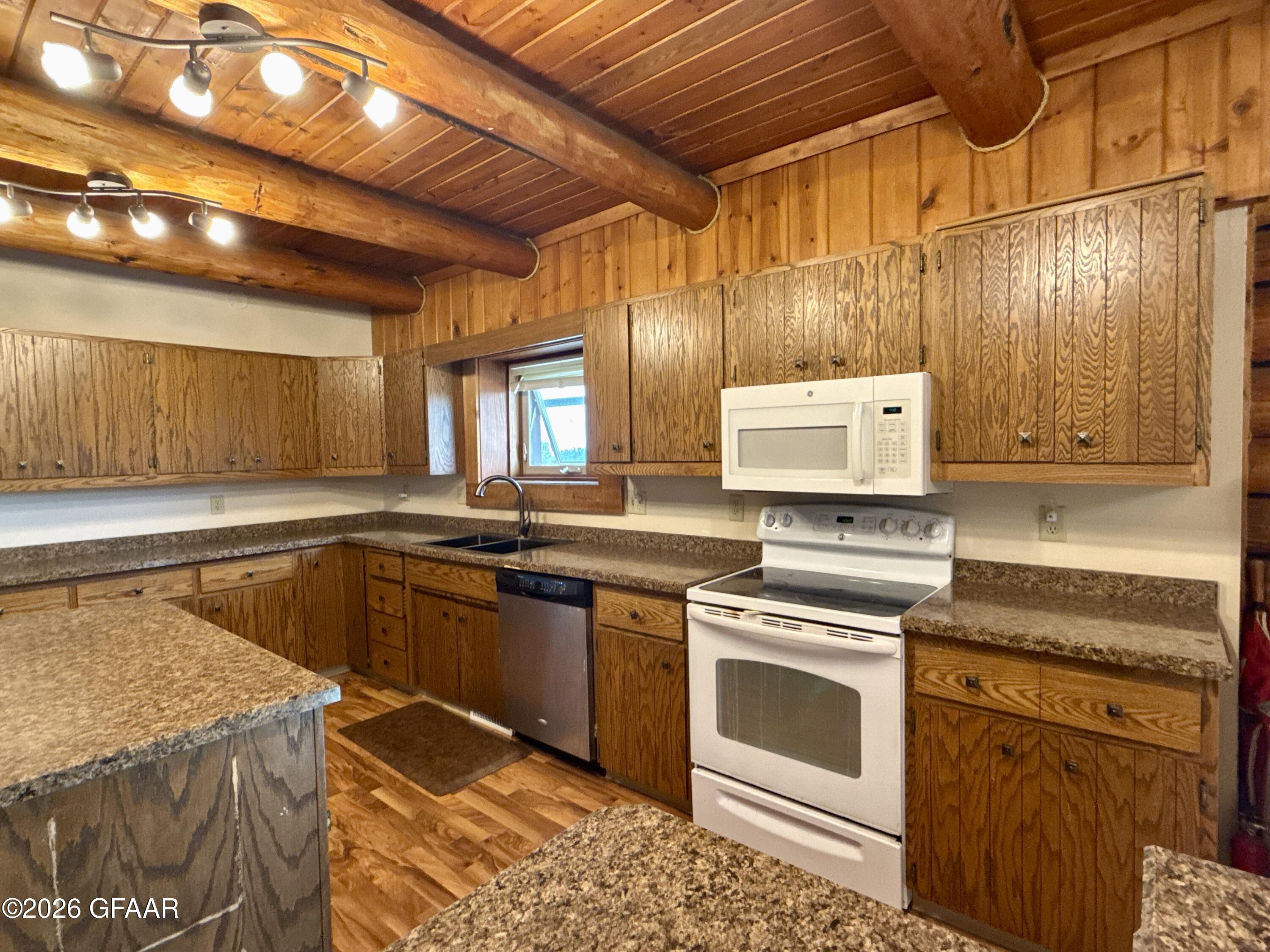 9418 COUNTY ROAD 33