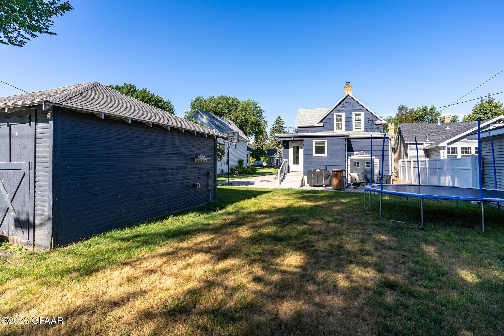 907 CHERRY Street
