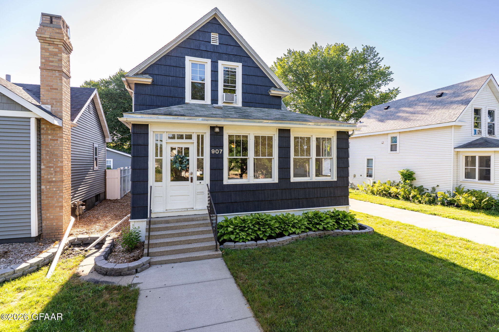 907 CHERRY Street