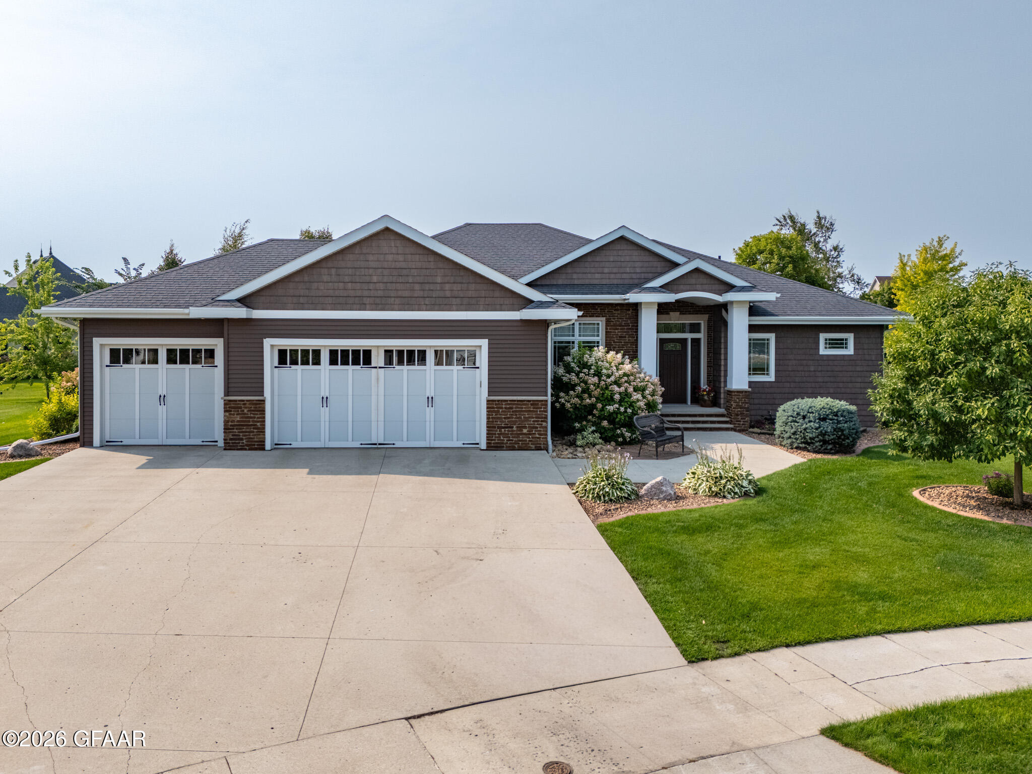 1466 ROBERT Circle