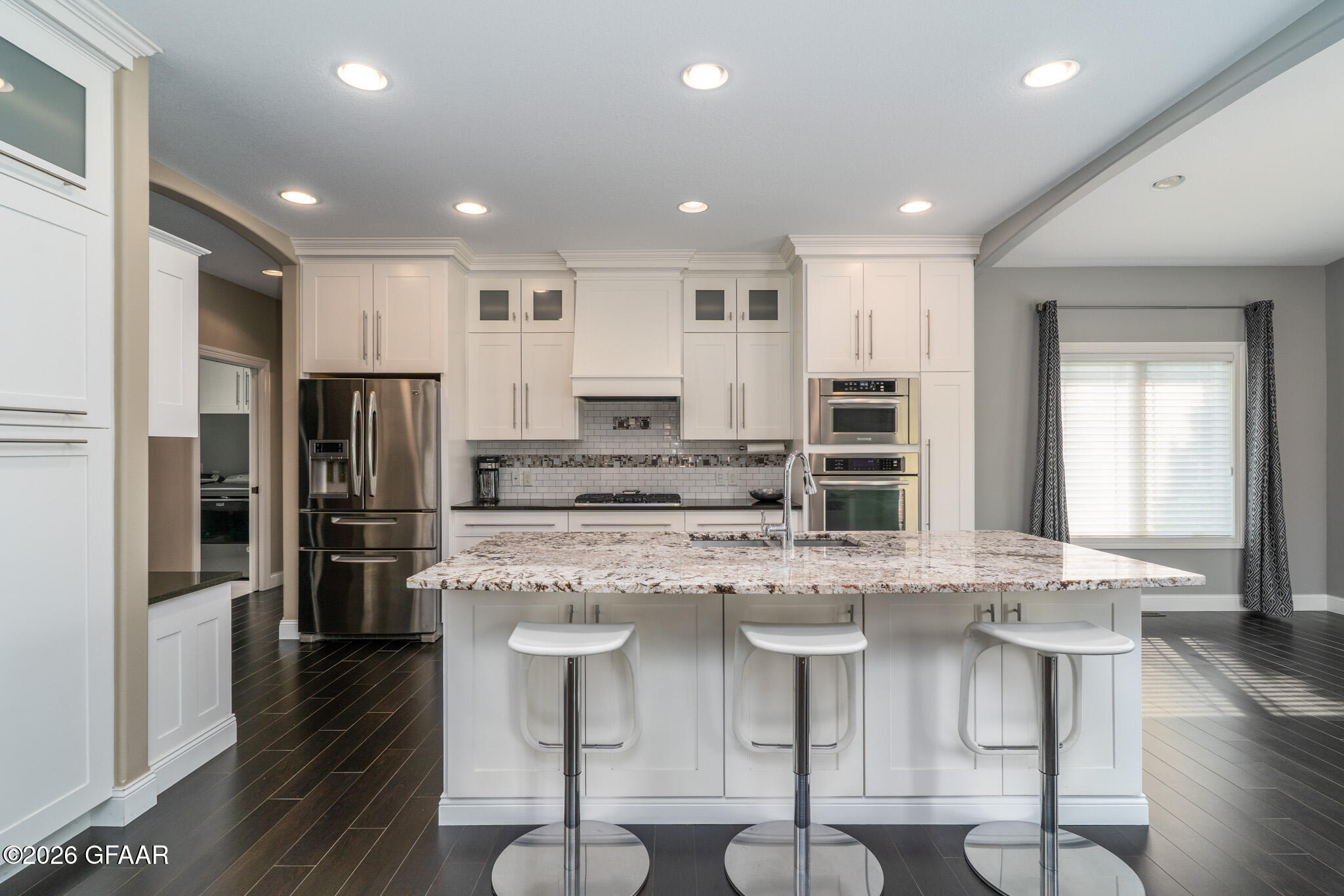 1466 ROBERT Circle