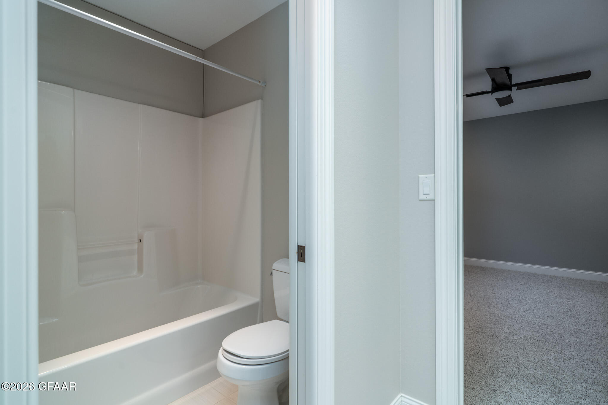 1466 ROBERT Circle
