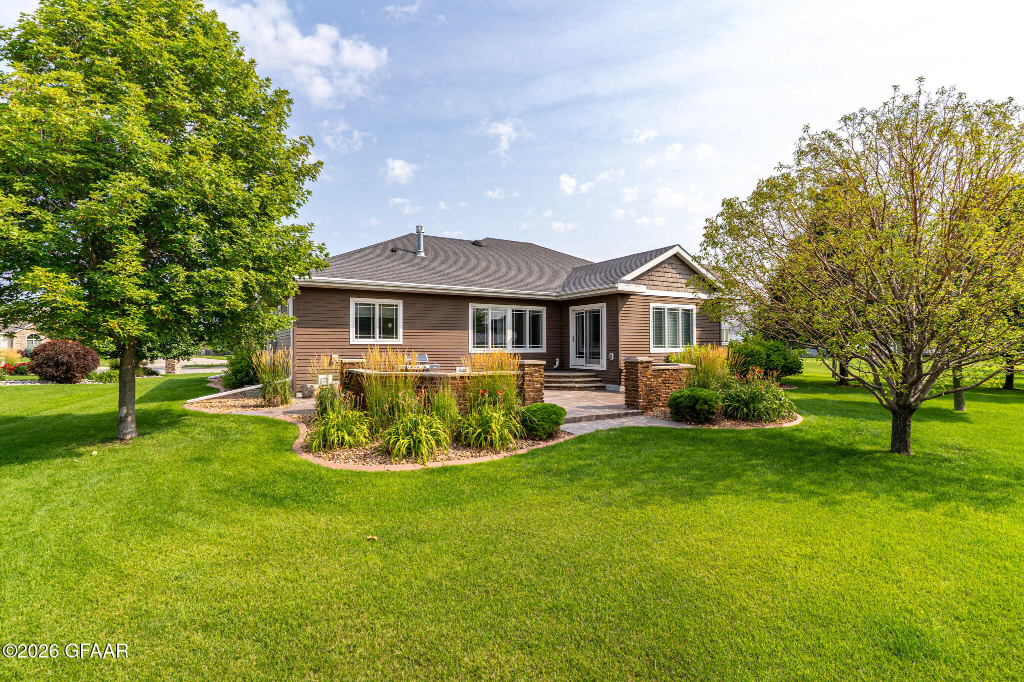1466 ROBERT Circle