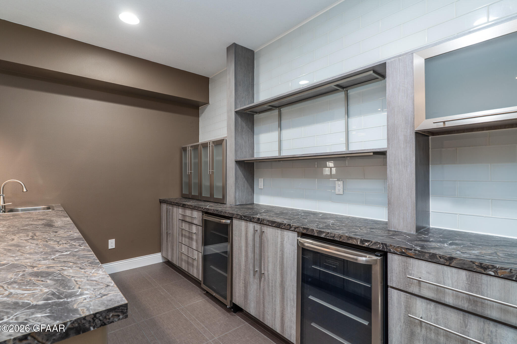 1466 ROBERT Circle
