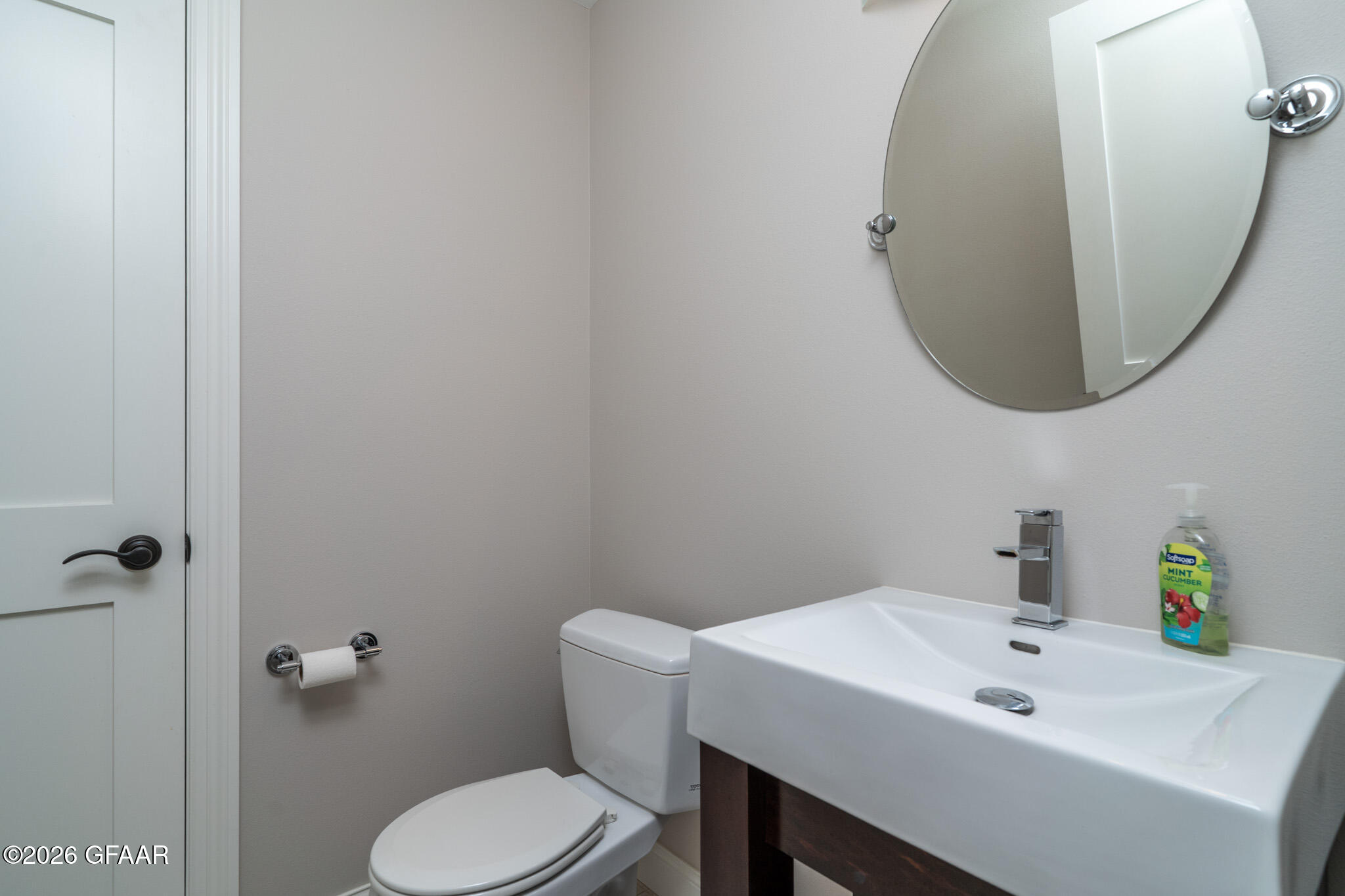 1466 ROBERT Circle
