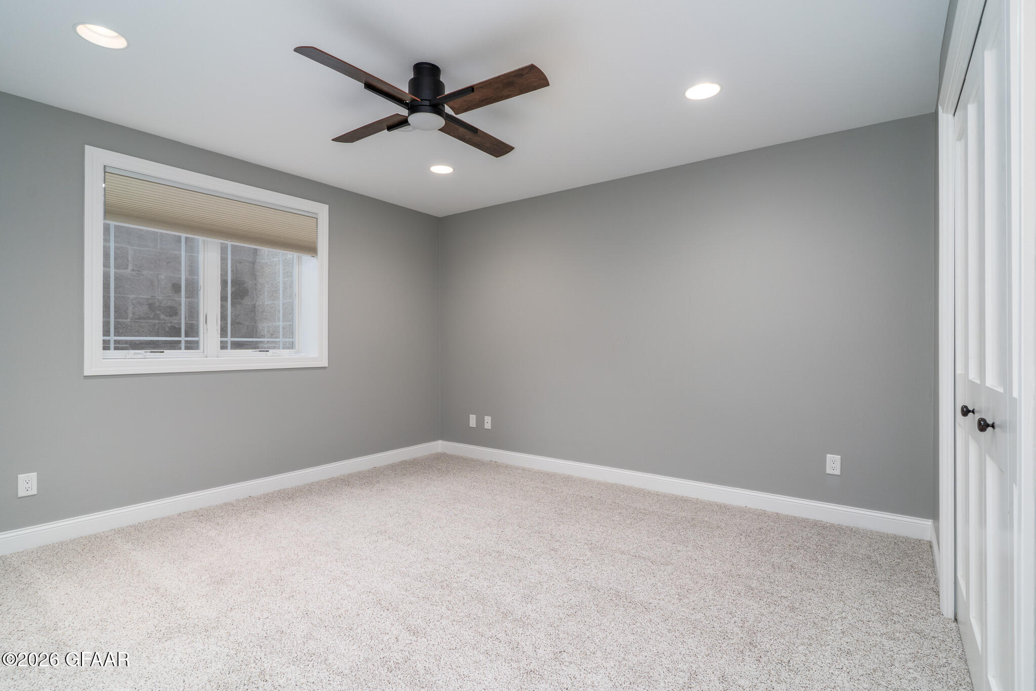1466 ROBERT Circle