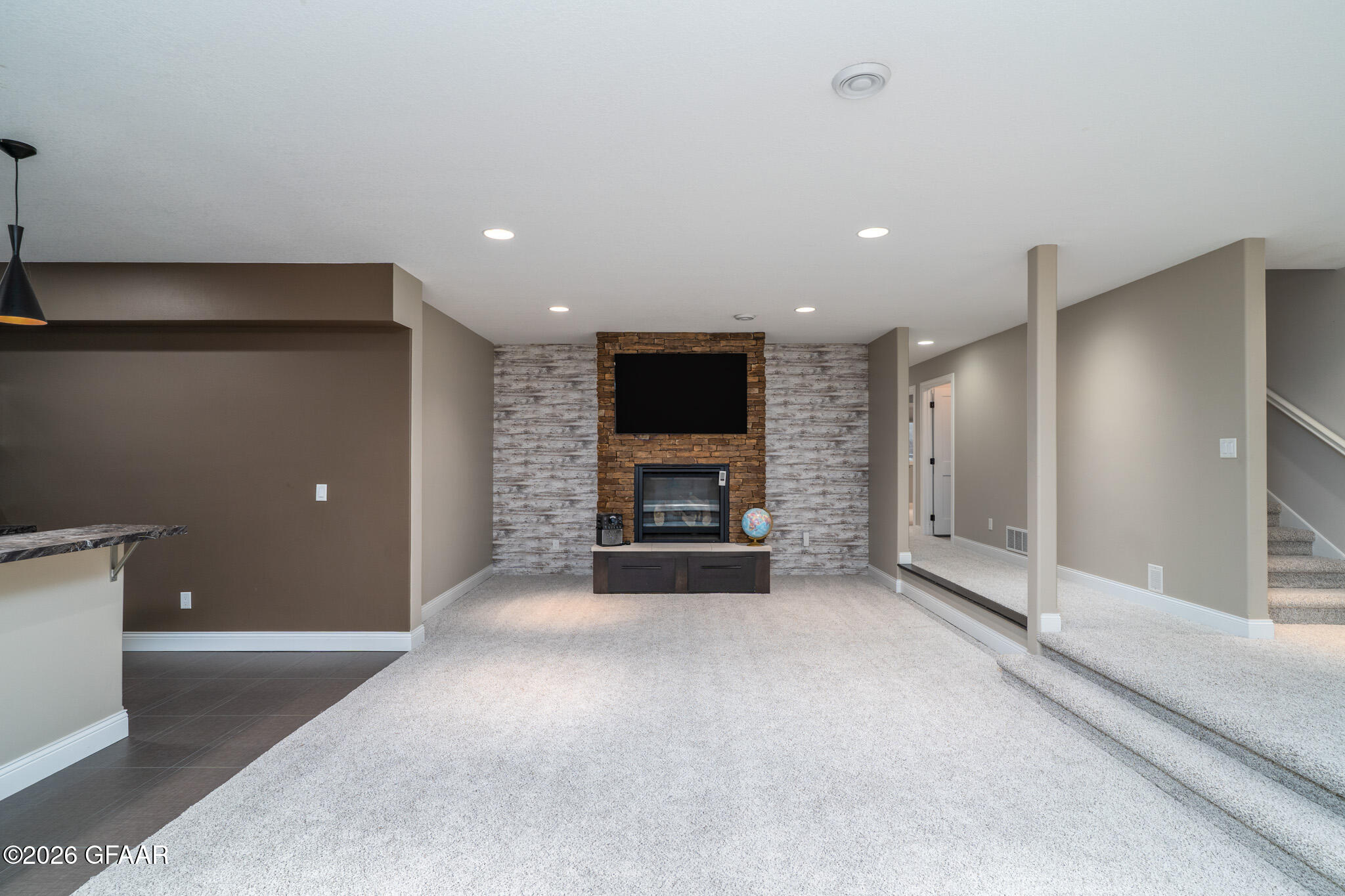 1466 ROBERT Circle