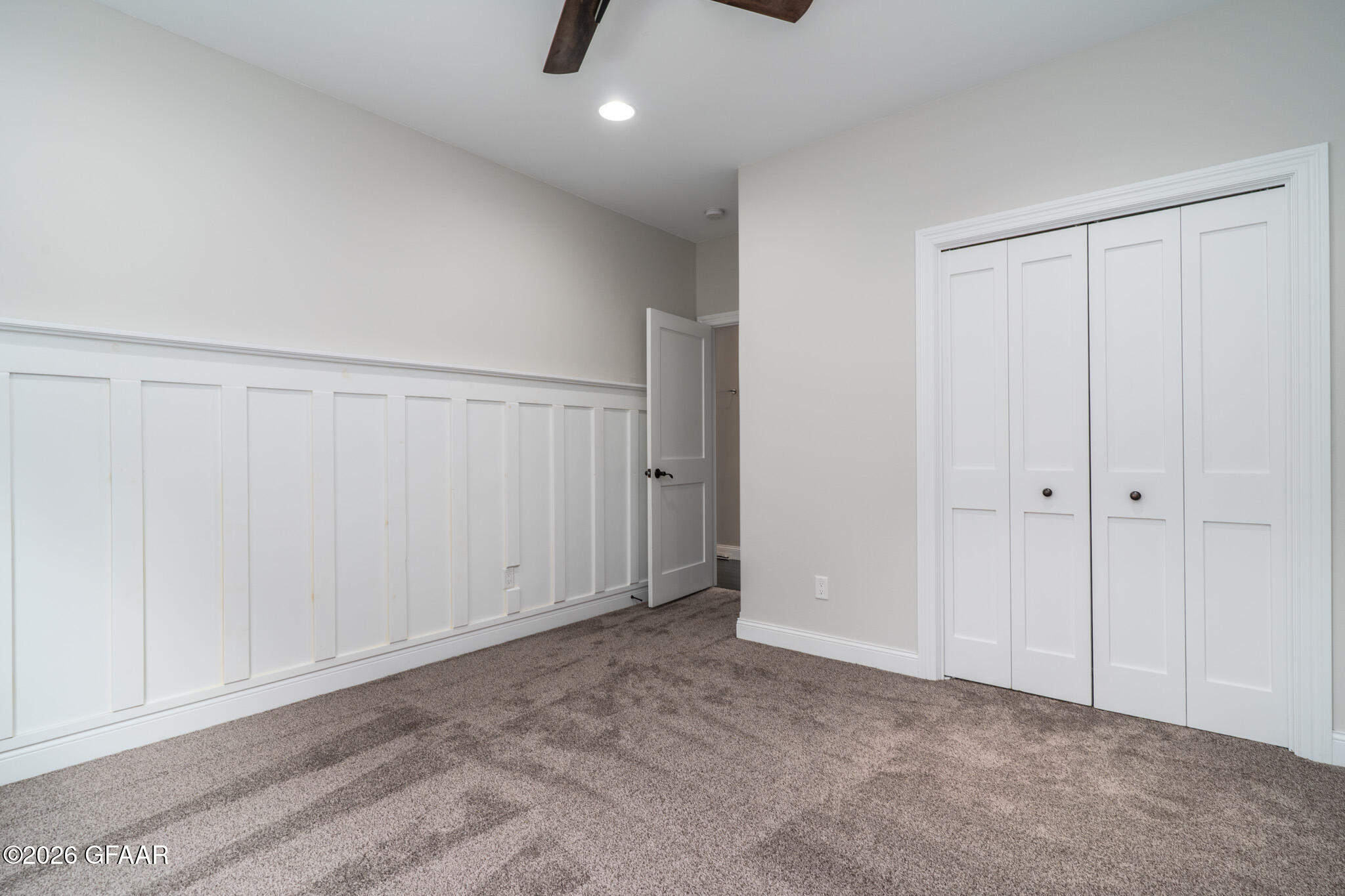1466 ROBERT Circle