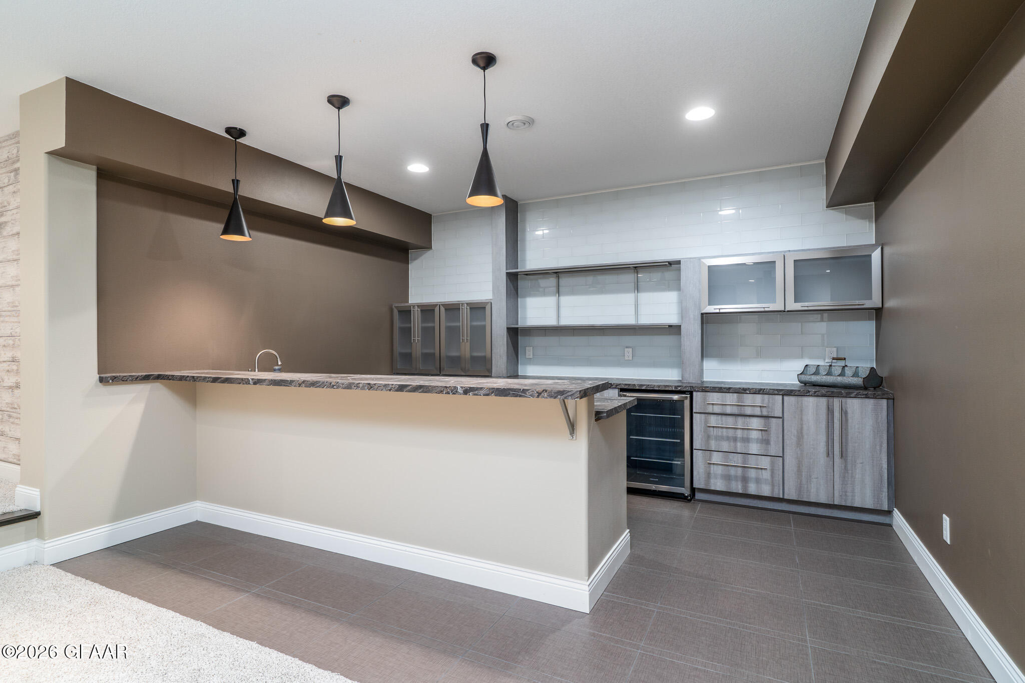 1466 ROBERT Circle