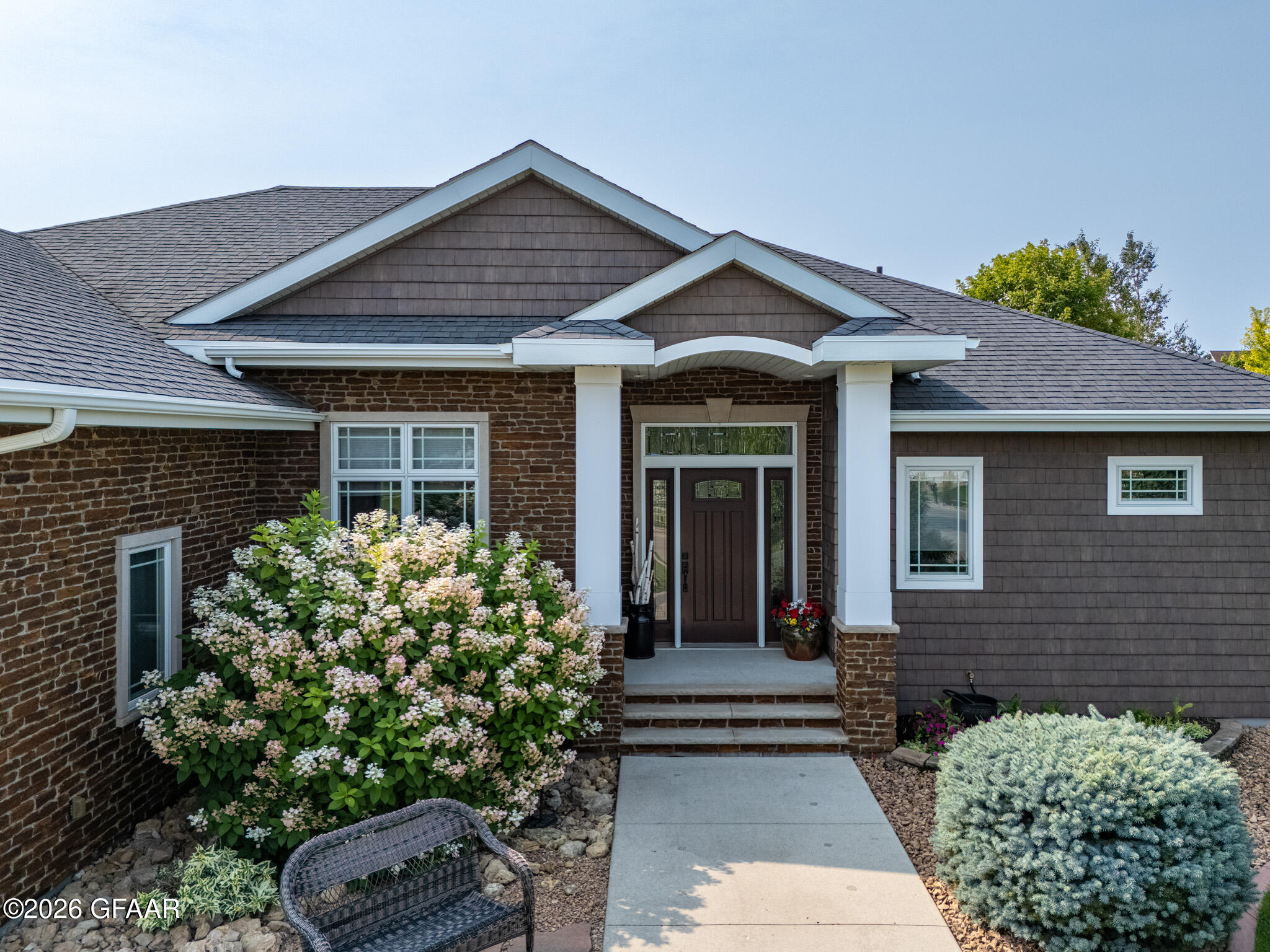 1466 ROBERT Circle