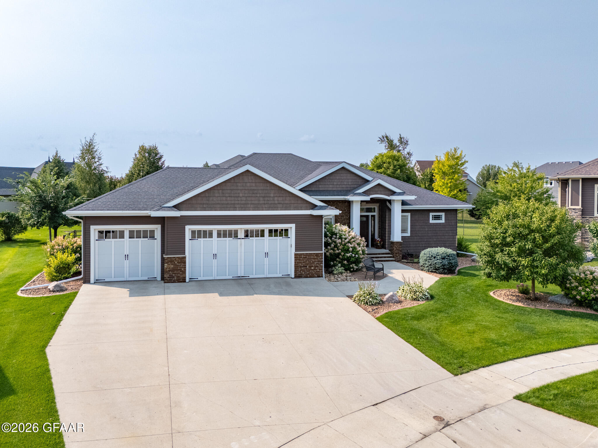 1466 ROBERT Circle