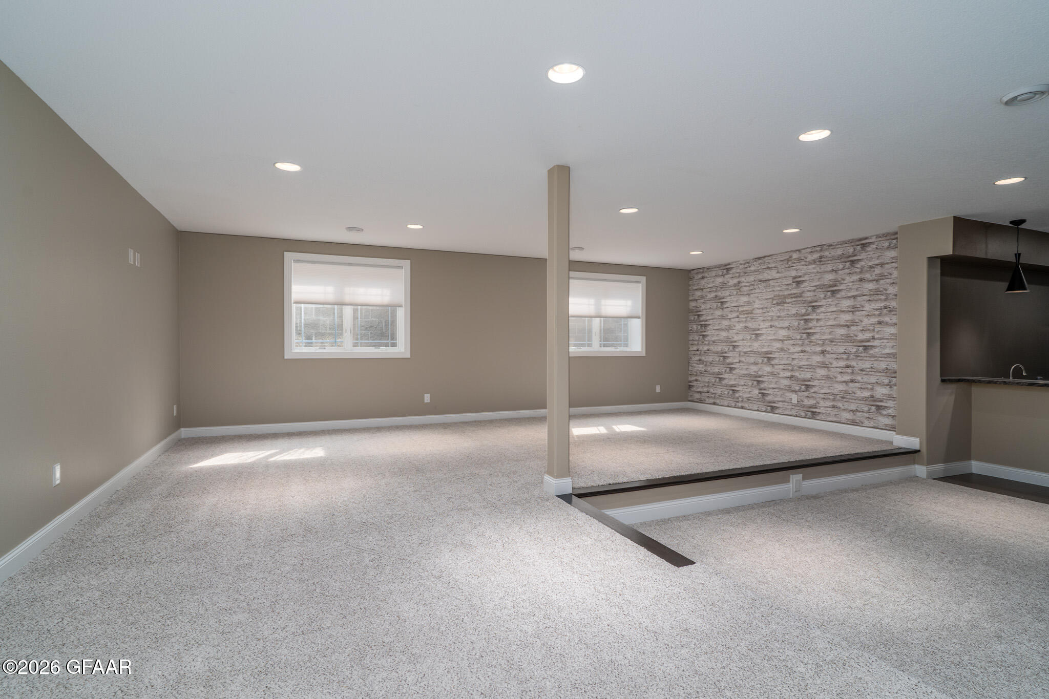 1466 ROBERT Circle