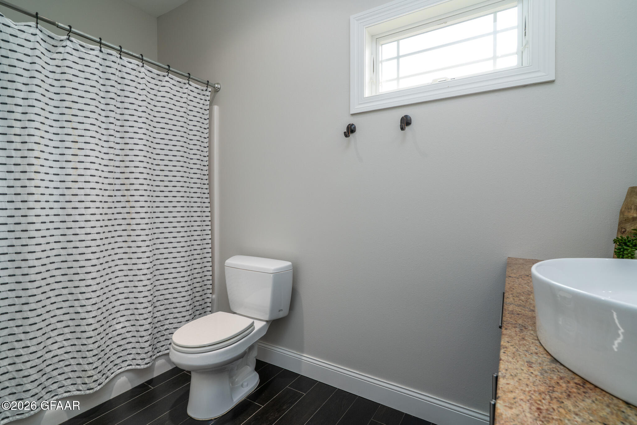 1466 ROBERT Circle