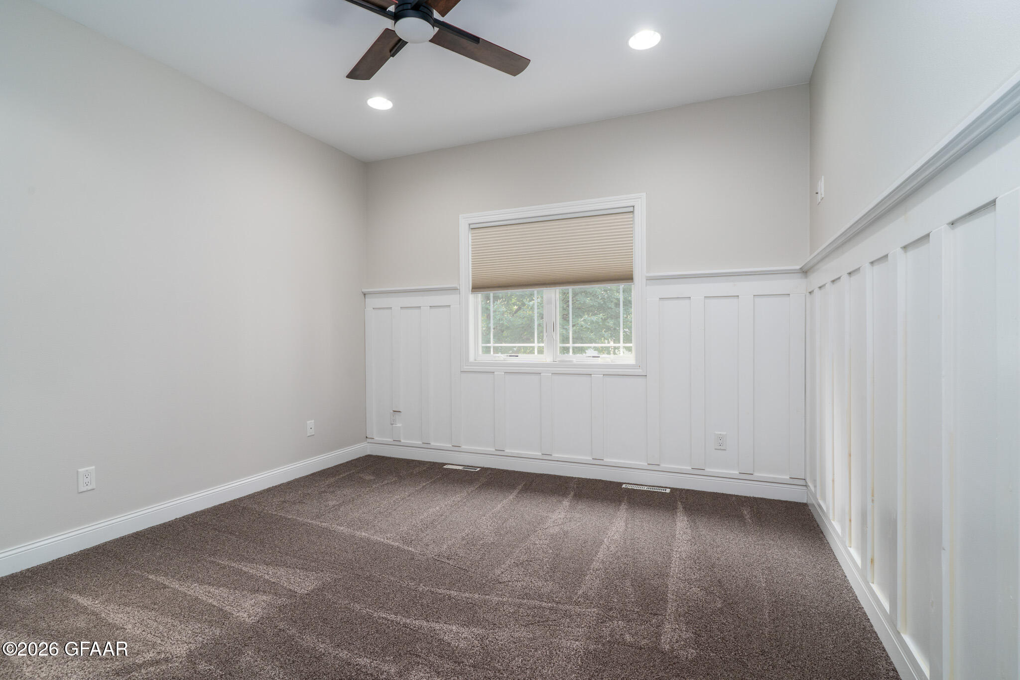 1466 ROBERT Circle