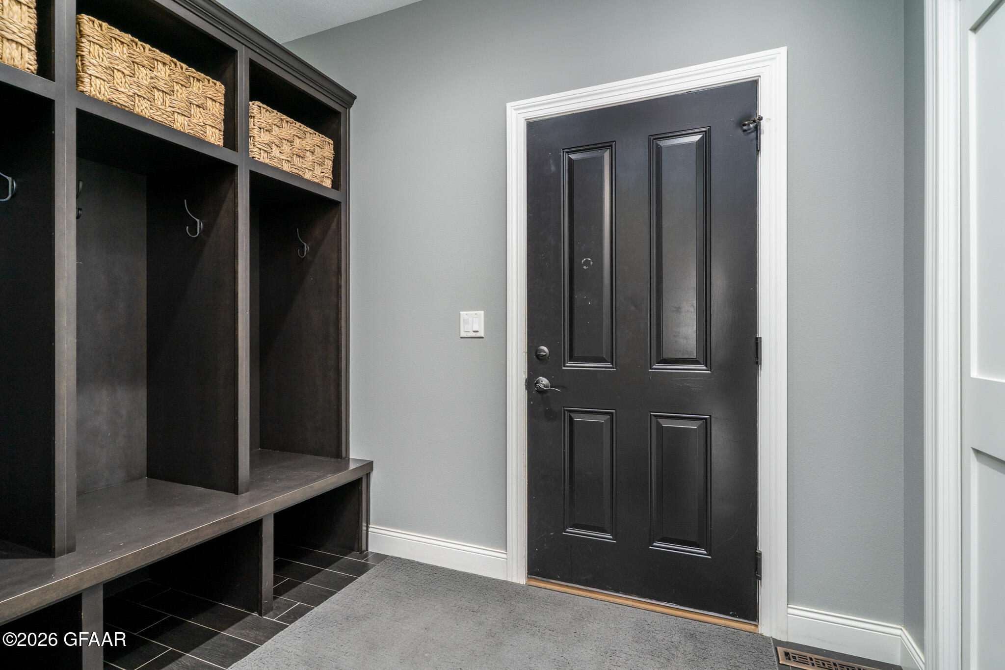 1466 ROBERT Circle